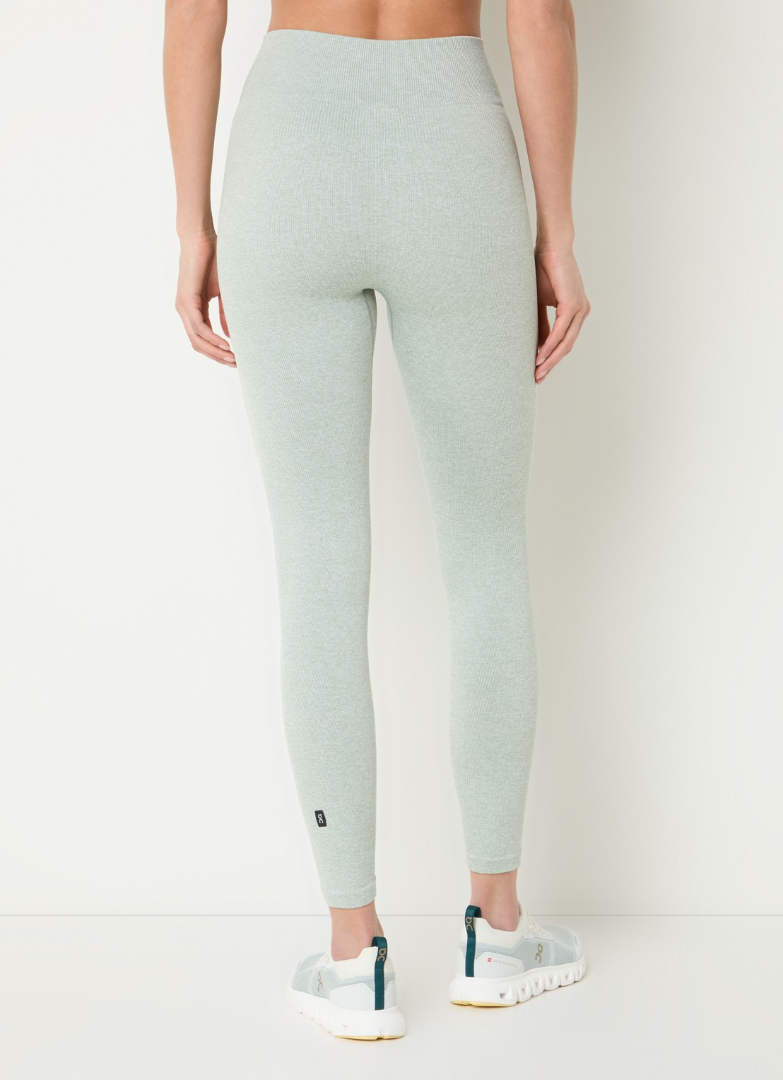 On Studio high waist skinny fit trainingslegging met logo - achterkant 5 lindegroen