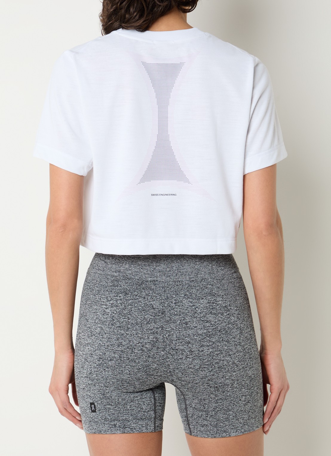 On Train cropped trainings T-shirt met logo- en backprint - achterkant wit