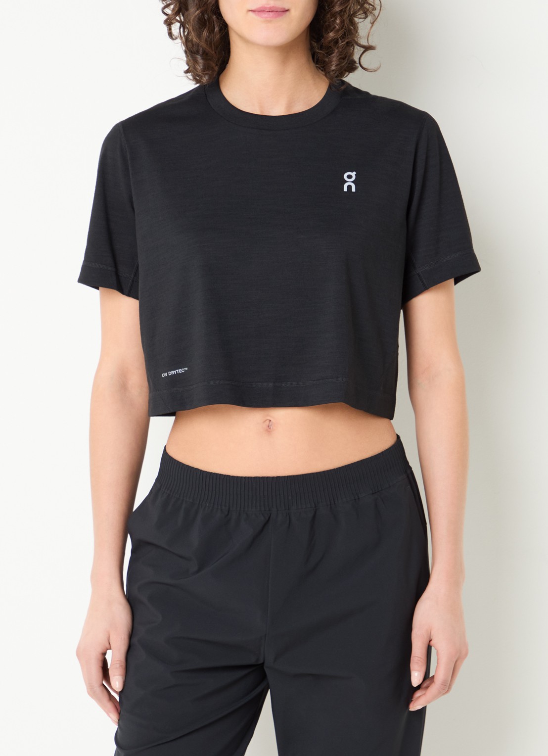 On Train cropped trainings T-shirt met logo - detail 4 zwart