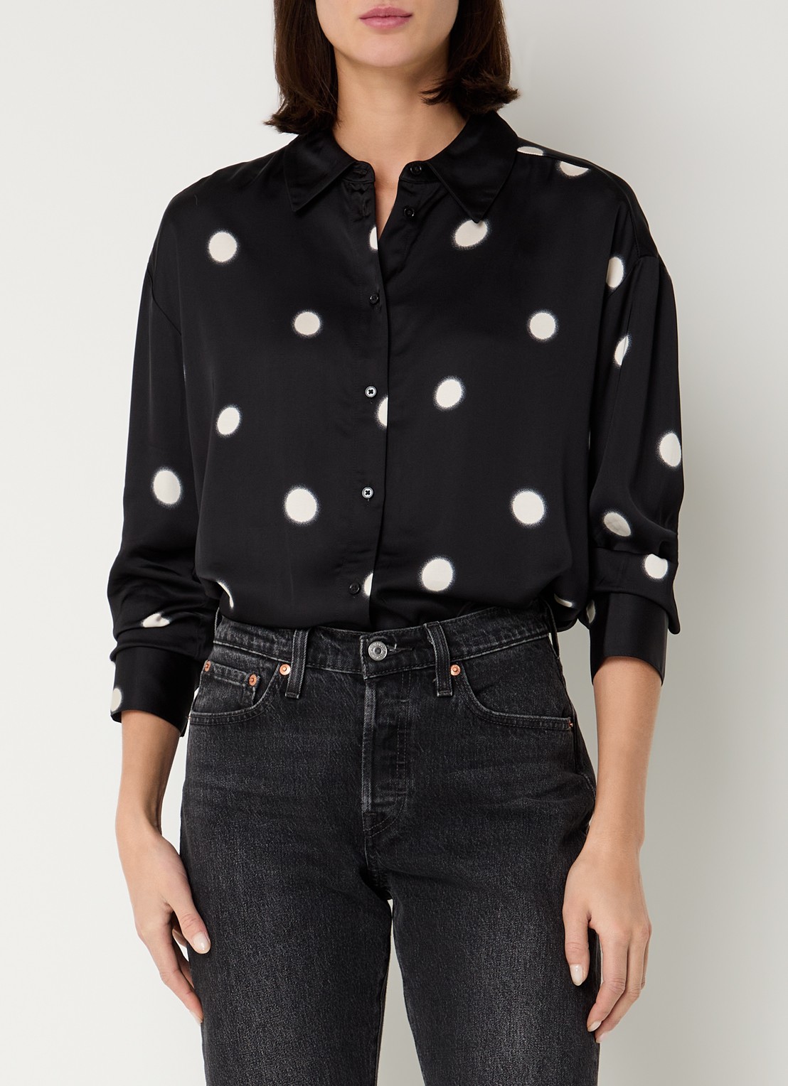 OPUS Famena blouse van satijn met stippenprint - detail 3 zwart