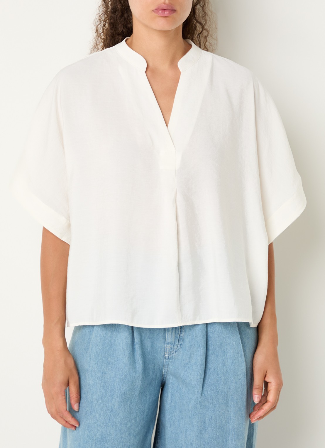 OPUS Fenella tuniek met V-hals en vlindermouw - detail 4 gebroken wit