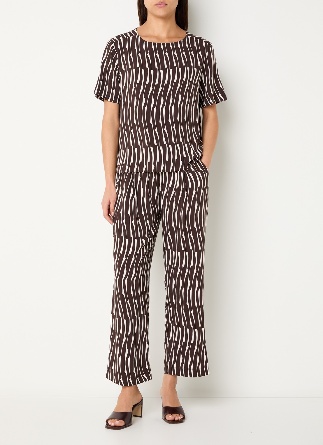 OPUS Ferona top met print      - voorkant 2 bruin
