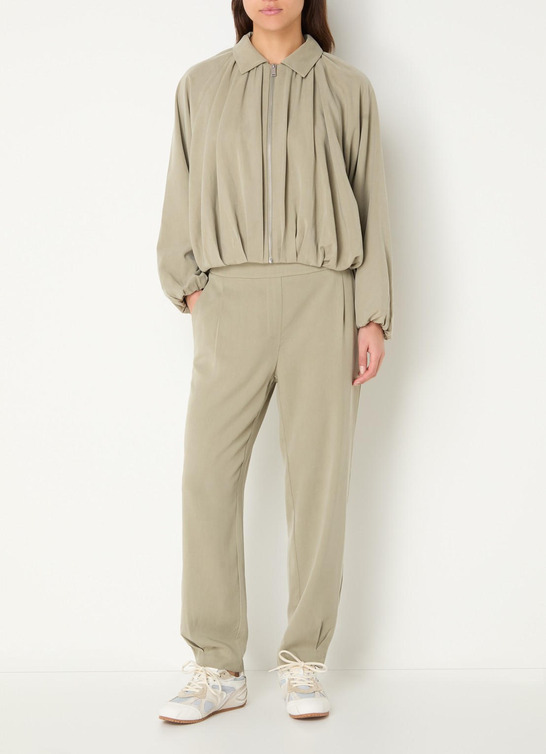 OPUS High waist loose fit pantalon met steekzakken - voorkant 2 beige
