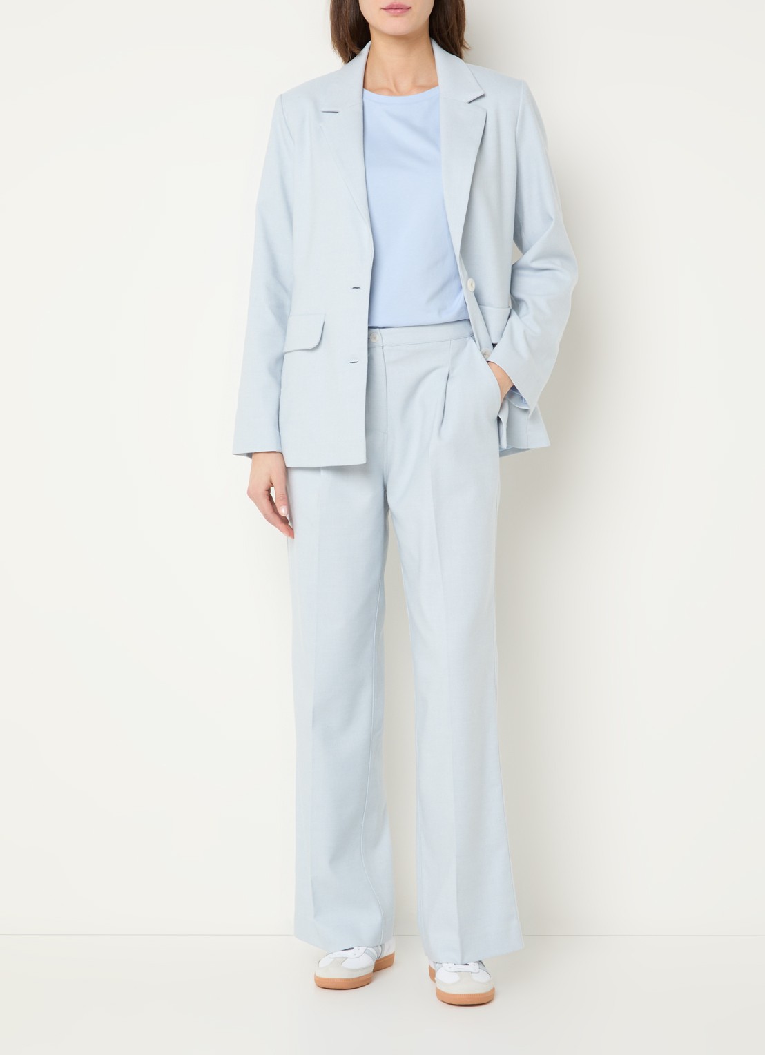 OPUS Maiga French high waist straight fit pantalon in linnenblend met steekzakken - voorkant 2 lichtblauw