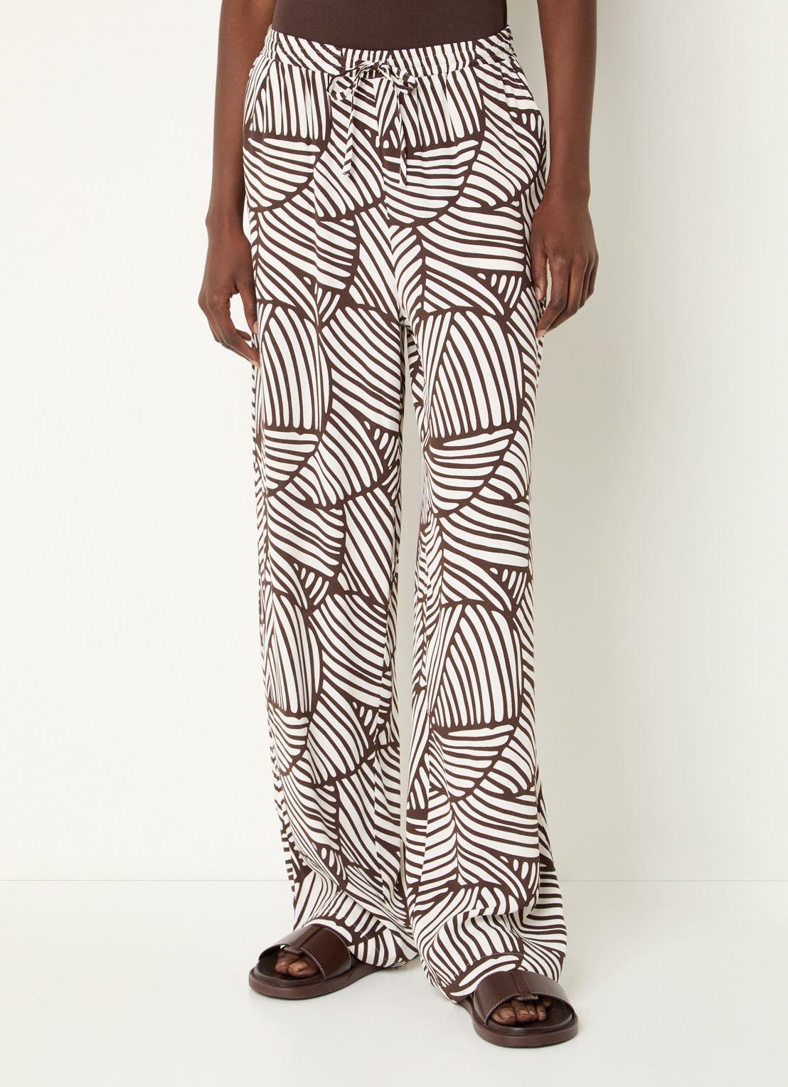OPUS Marou Botanical high waist straight fit broek met print - detail 2 bruin