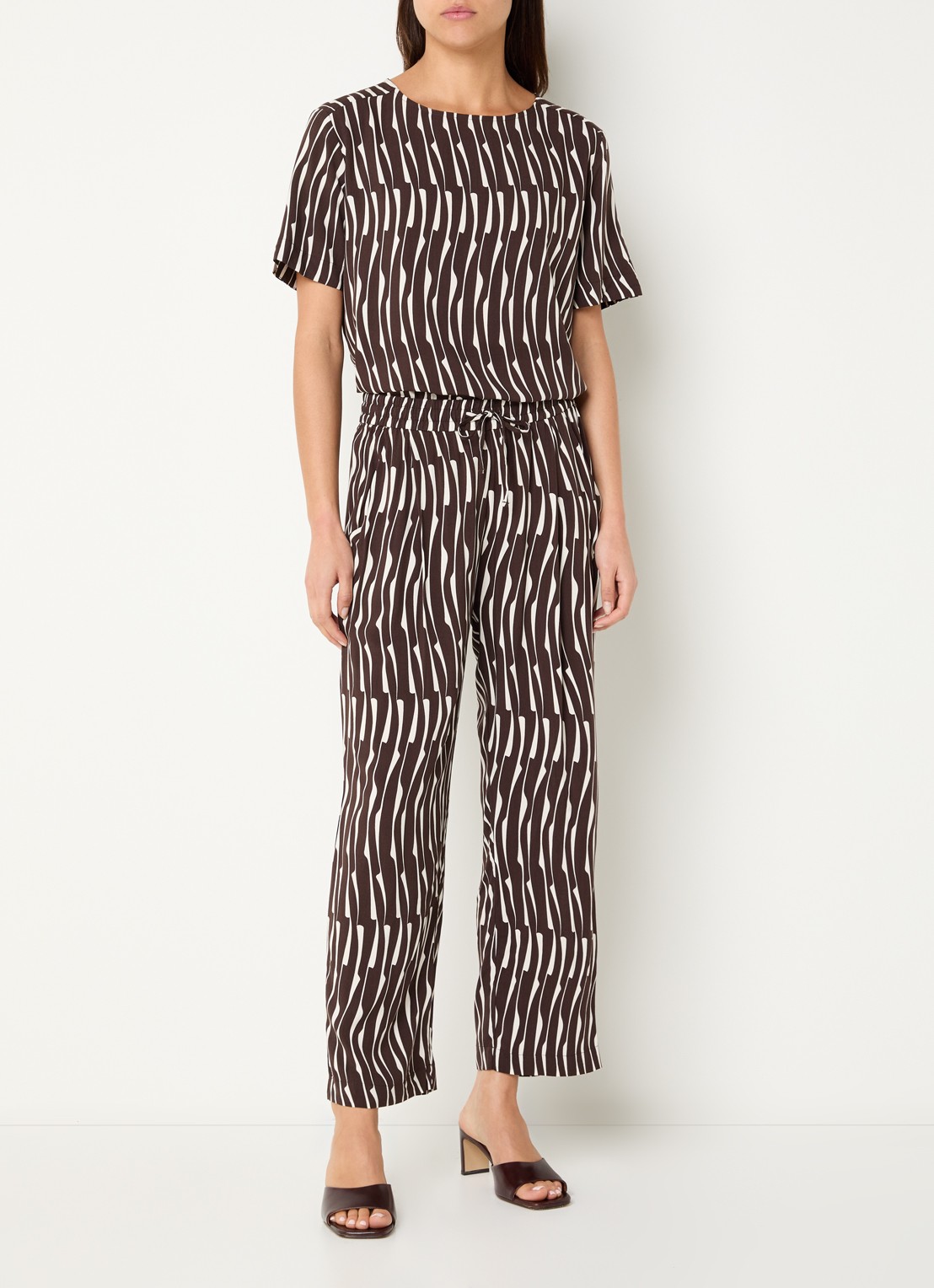 OPUS Marou high waist straight fit cropped broek met print - voorkant 4 donkerbruin