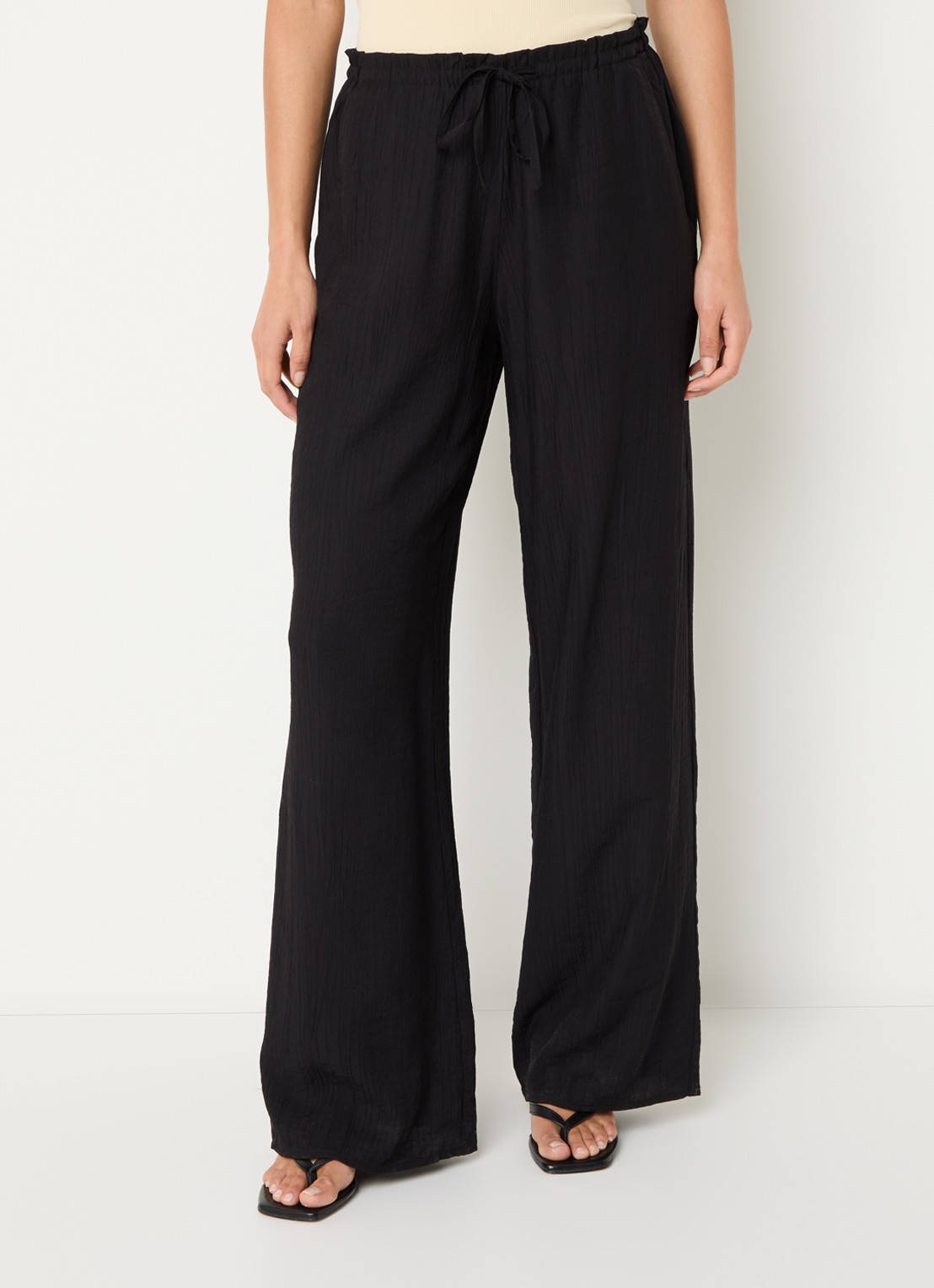 OPUS Marou high waiste wide fit pantalon met structuur - detail 4 zwart