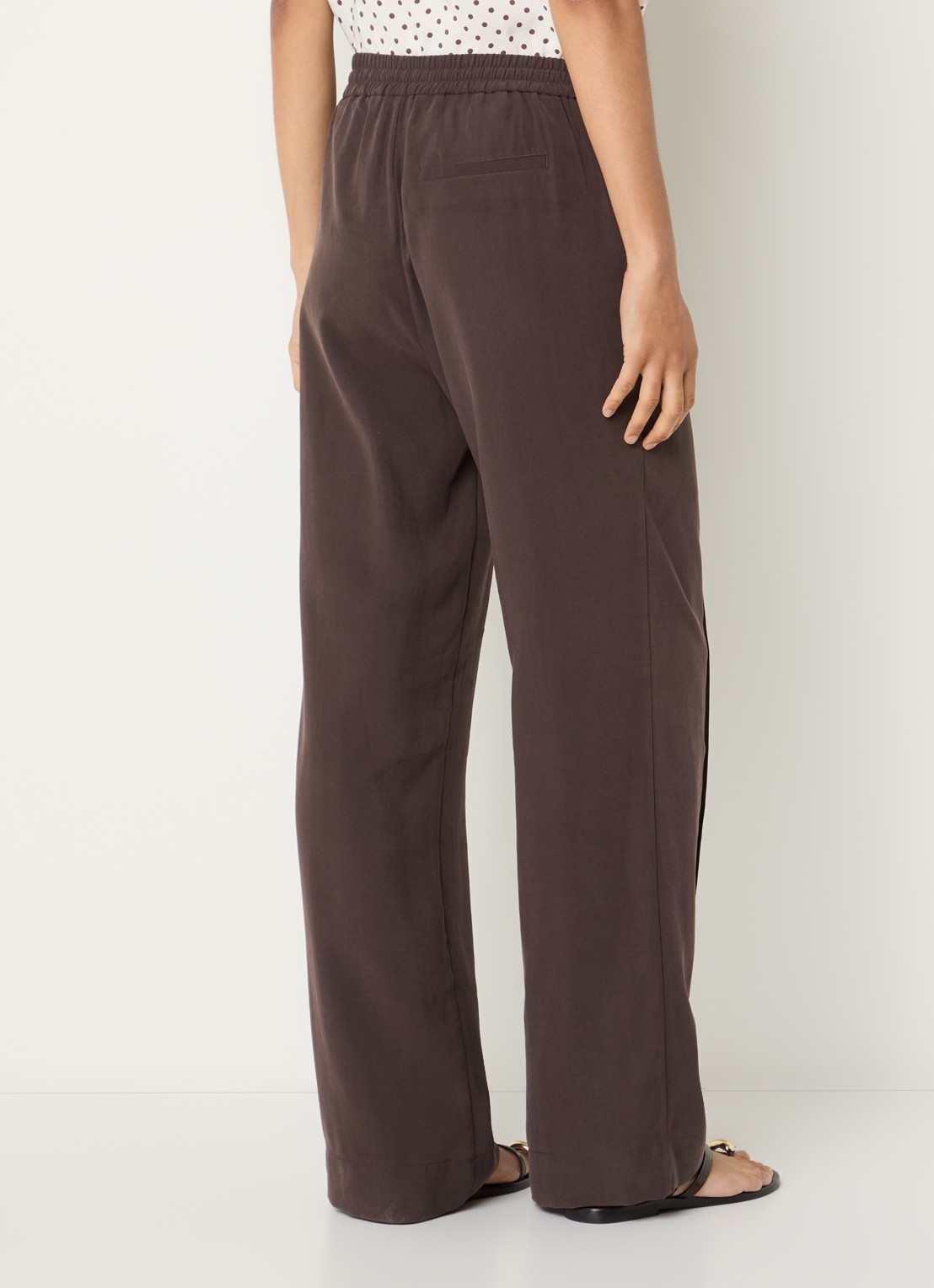 OPUS Marou mid waist loose fit broek met steekzakken - achterkant donkerbruin