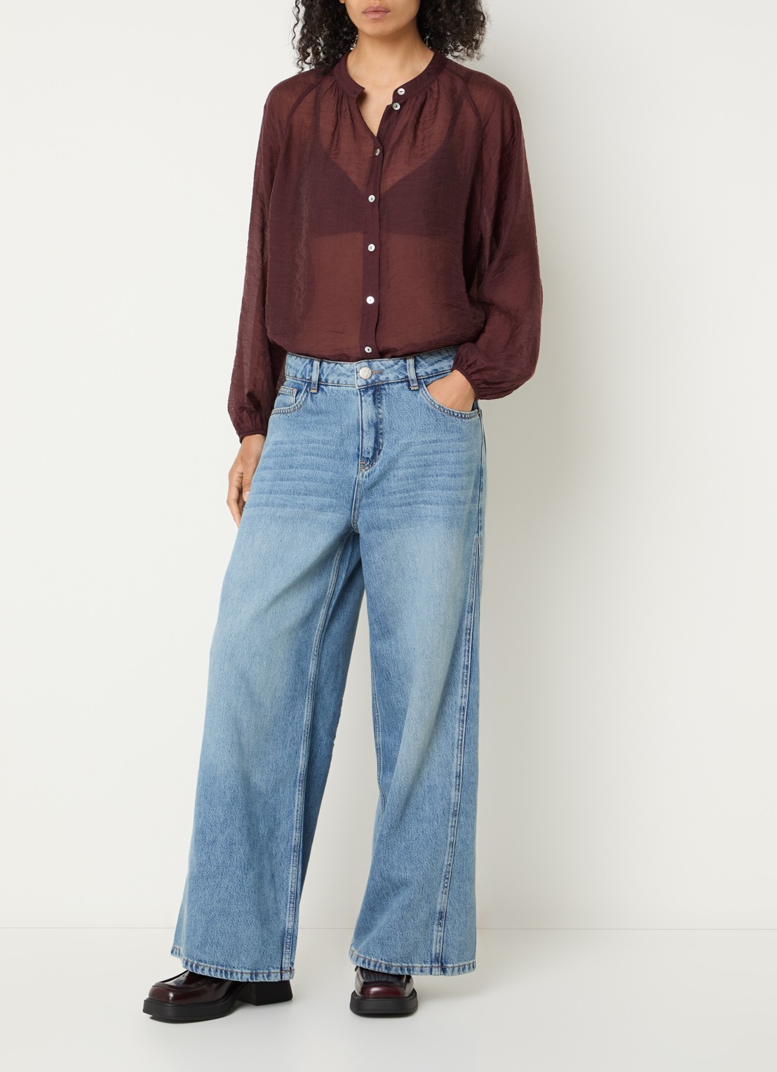 OPUS Meddy Loosy low waist flared jeans met steekzakken - voorkant 4 indigo