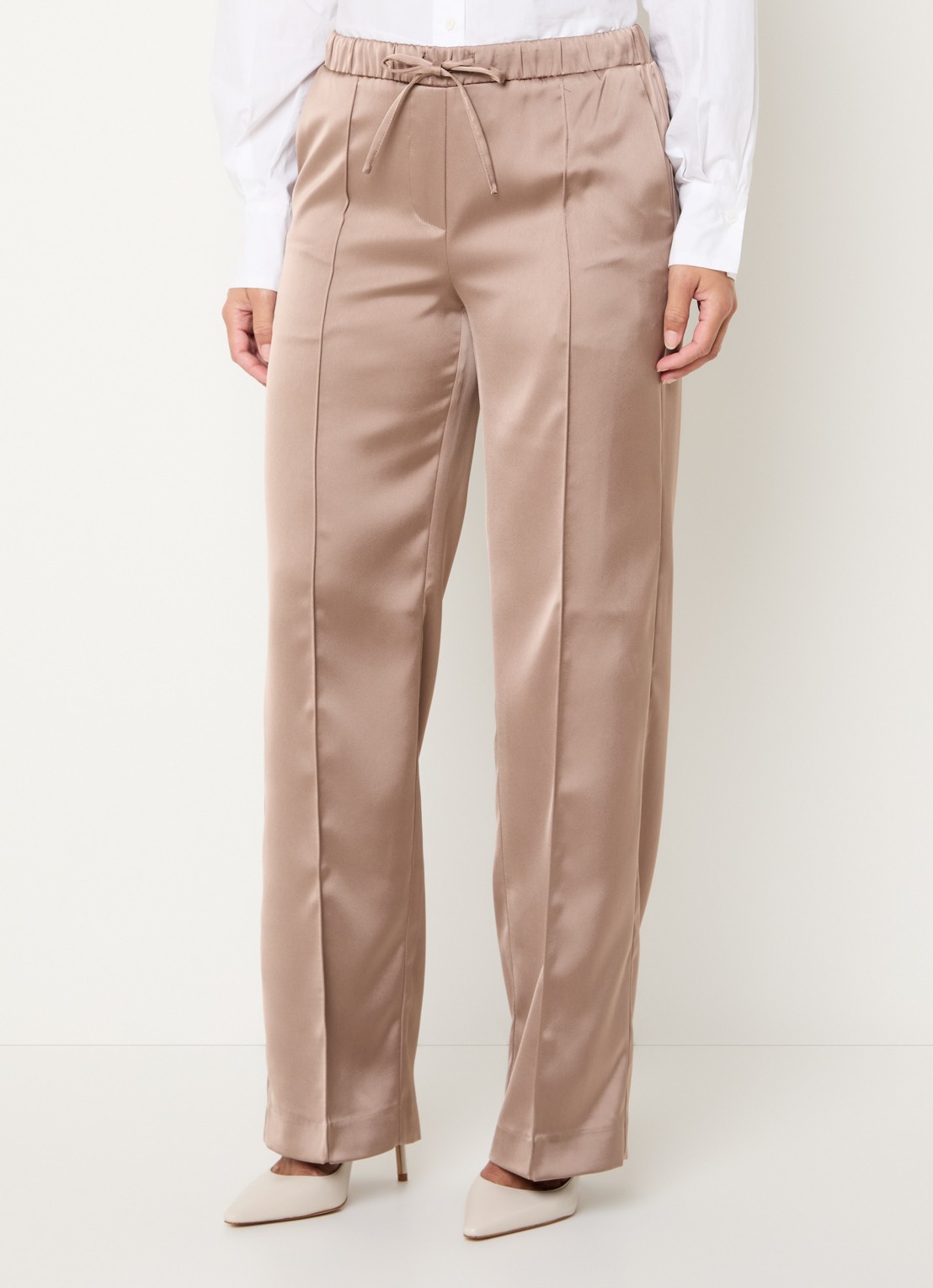 OPUS Melane Cosmic mid waist straight fit pantalon van satijn - detail 2 donkerbeige