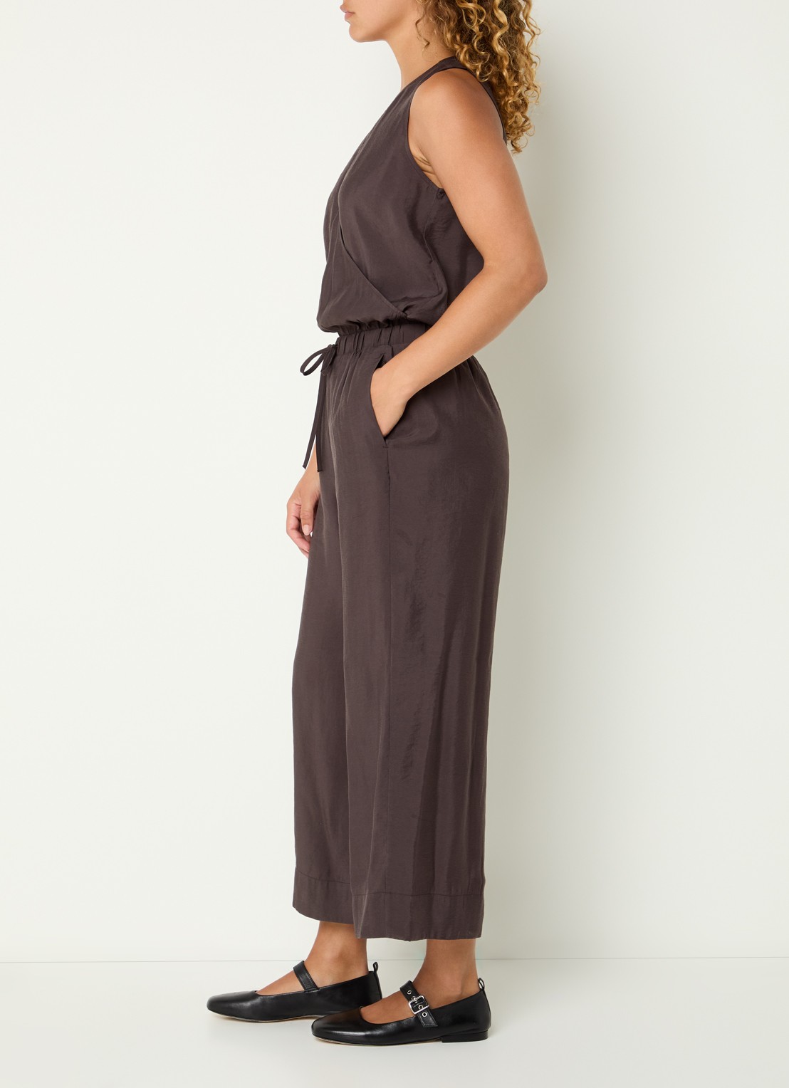 OPUS Mellao wide fit jumpsuit met steekzakken - voorkant 4 donkerbruin