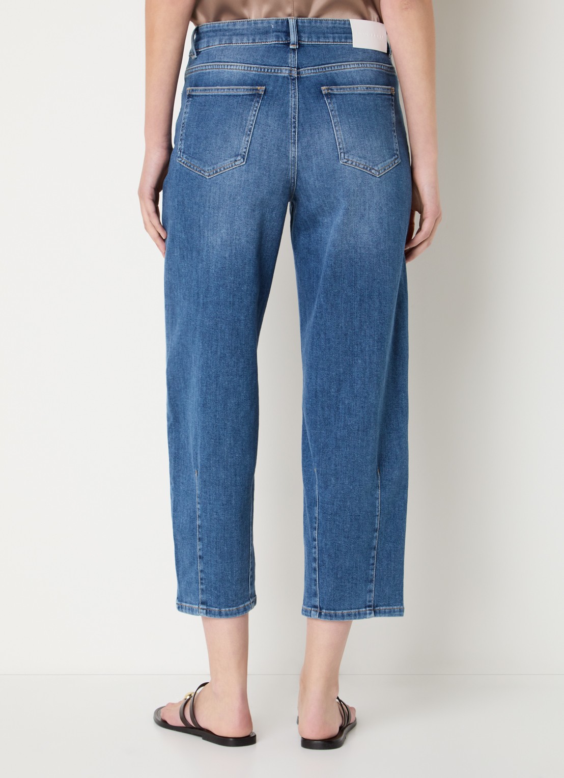 OPUS Melly Twisted low waist cropped tapered jeans met medium wassing - achterkant 5 indigo