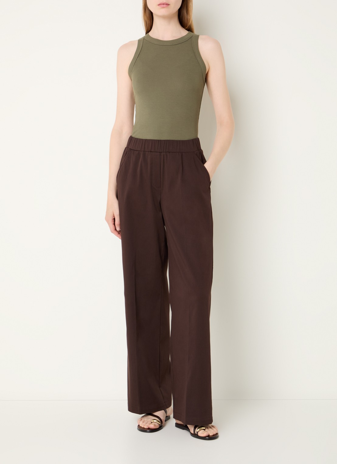 OPUS Mucia high waist straight fit broek met steekzakken - voorkant 3 bruin