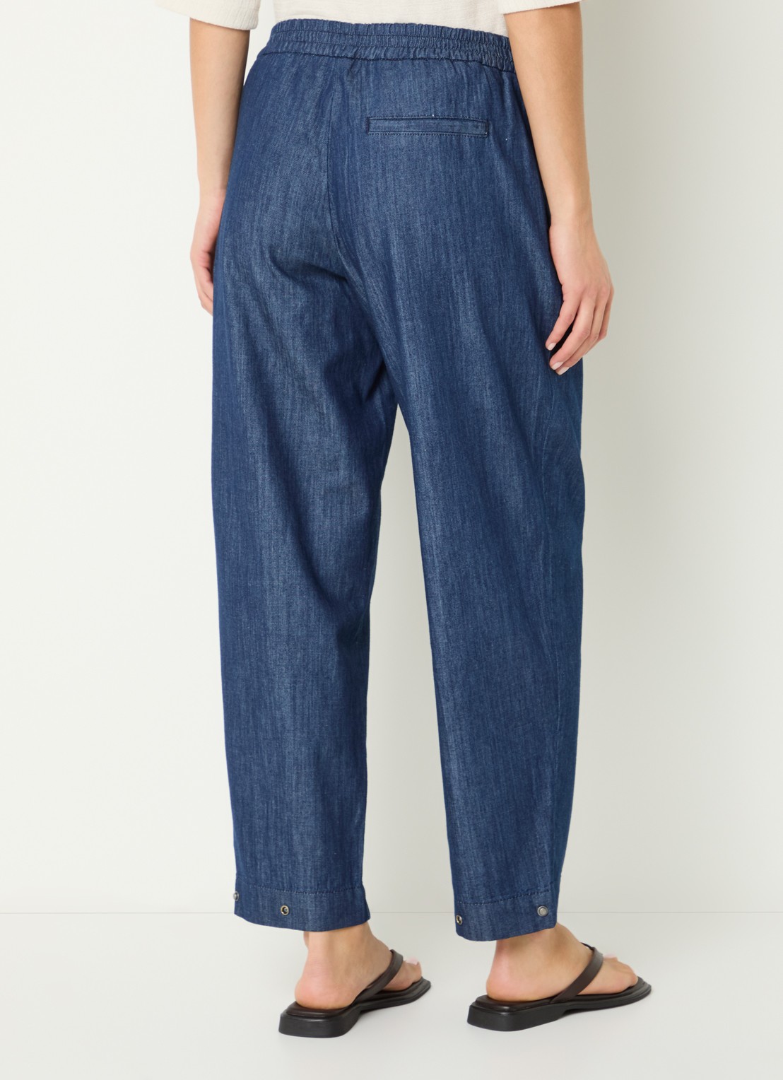 OPUS Myha mid waist chino met steekzakken - achterkant donkerblauw