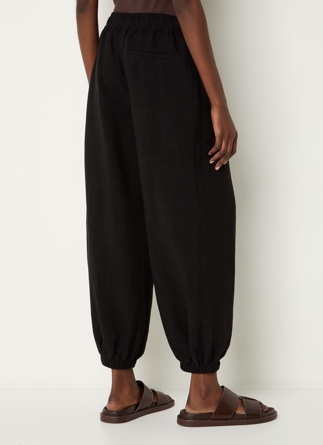 OPUS Myha Oasis high waist cropped tapered fit broek in linnenblend - achterkant zwart