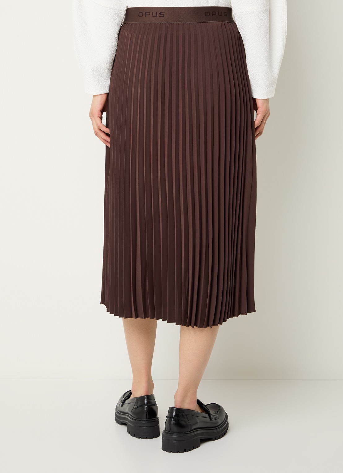 OPUS Ronti midi rok met plissé  - achterkant donkerbruin