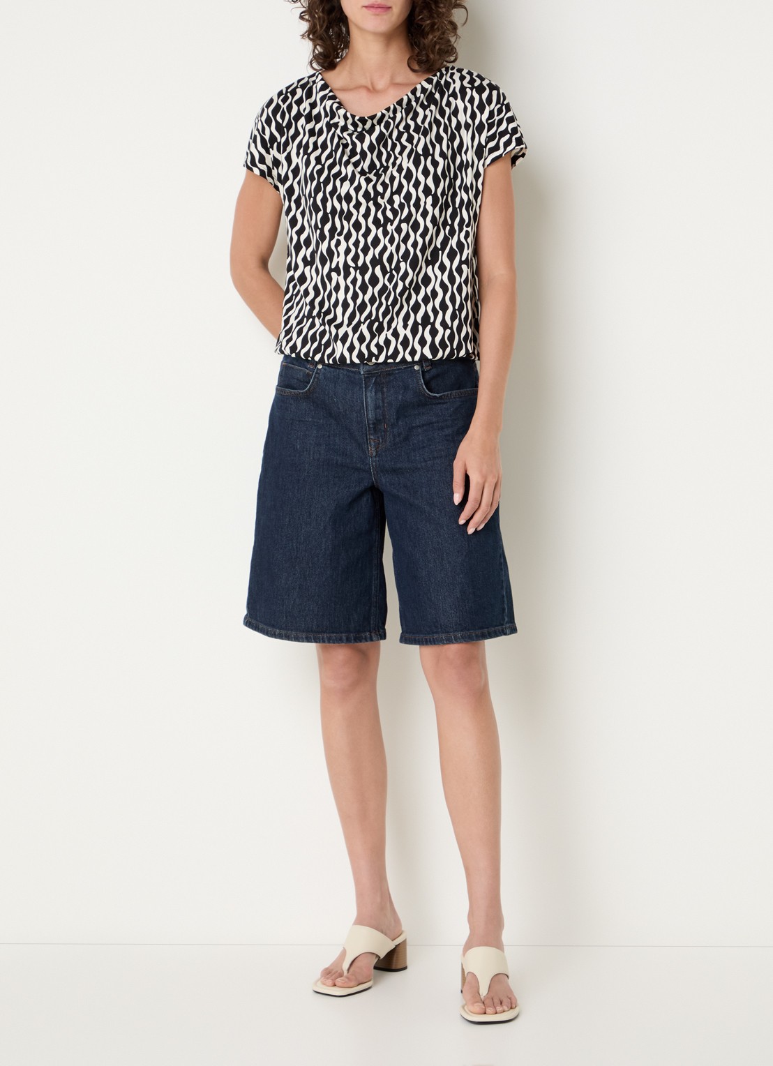 OPUS Sapaya top met print en watervalhals - voorkant 3 zwart