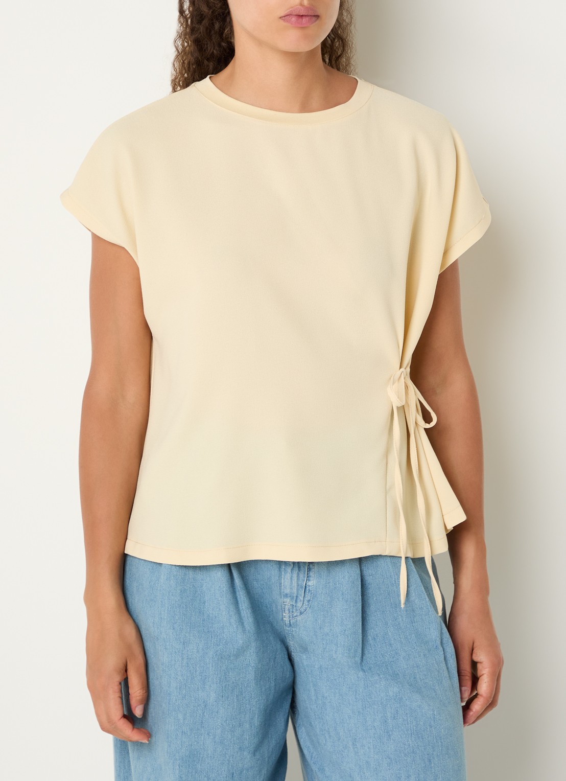 OPUS Sifem top van jersey met strikdetail - detail 3 lichtgeel