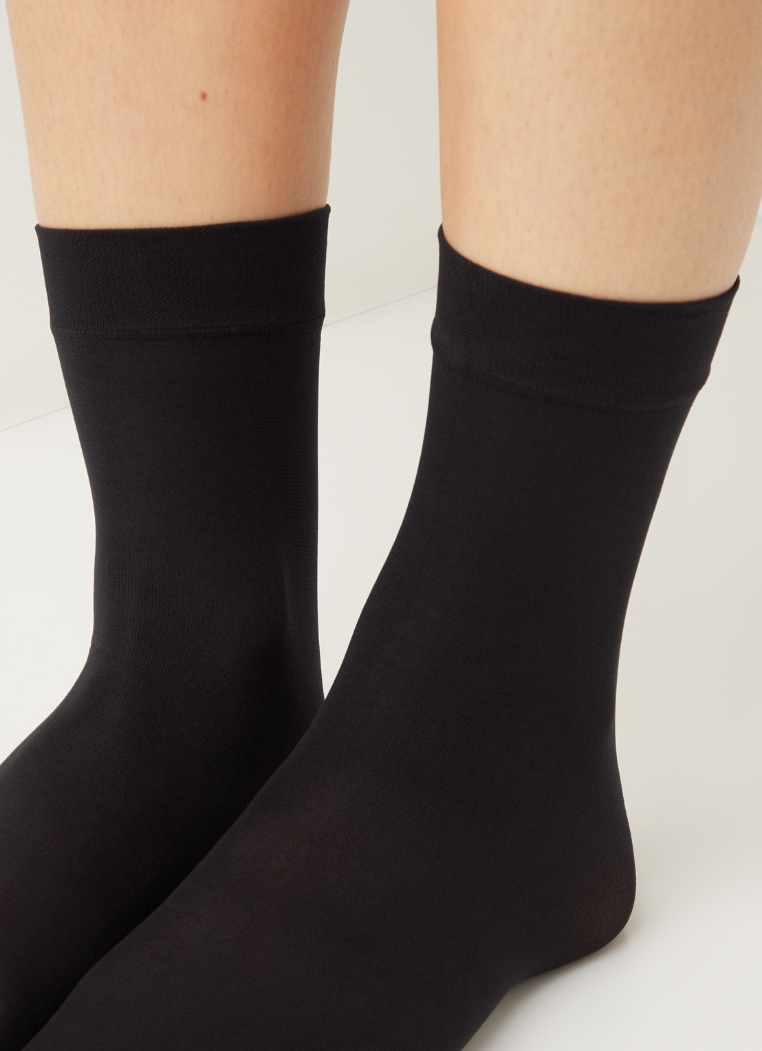 Oroblu Opaque pantysokken in 50 denier - detail 3 zwart