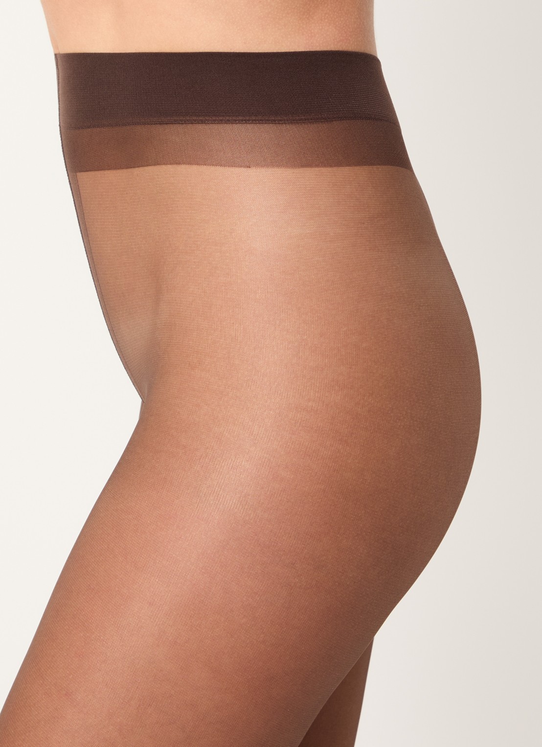 Oroblu Sensuel panty in 20 denier moka - detail 2 bruin