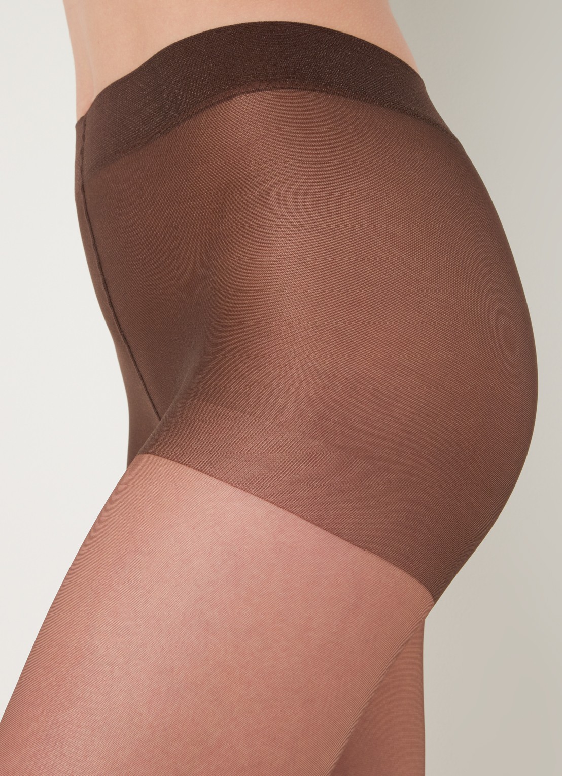 Oroblu Vanité panty in 15 denier - detail 4 donkerbruin