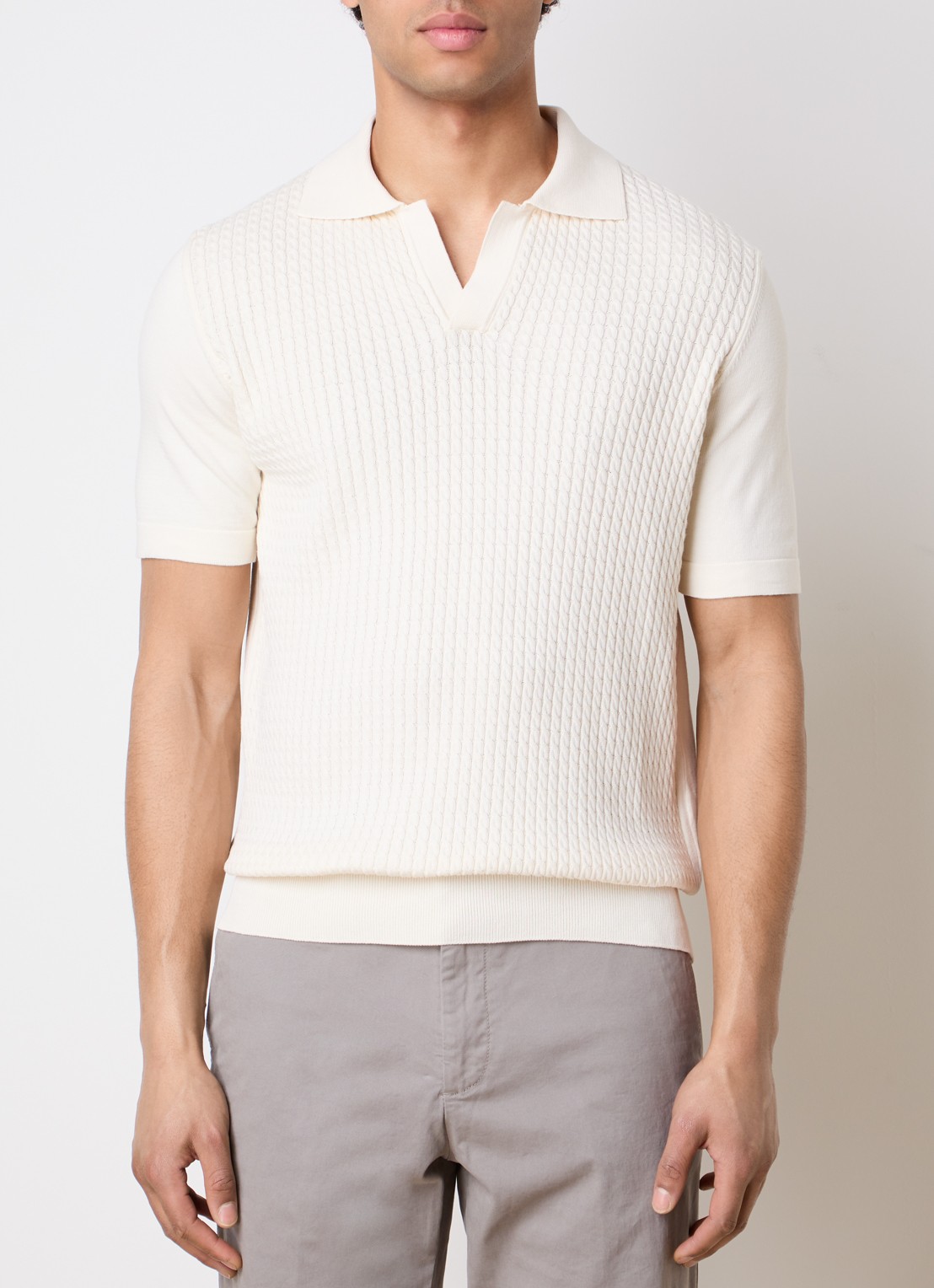 Oscar Jacobson Alf fijngebreide polo met structuur - detail creme