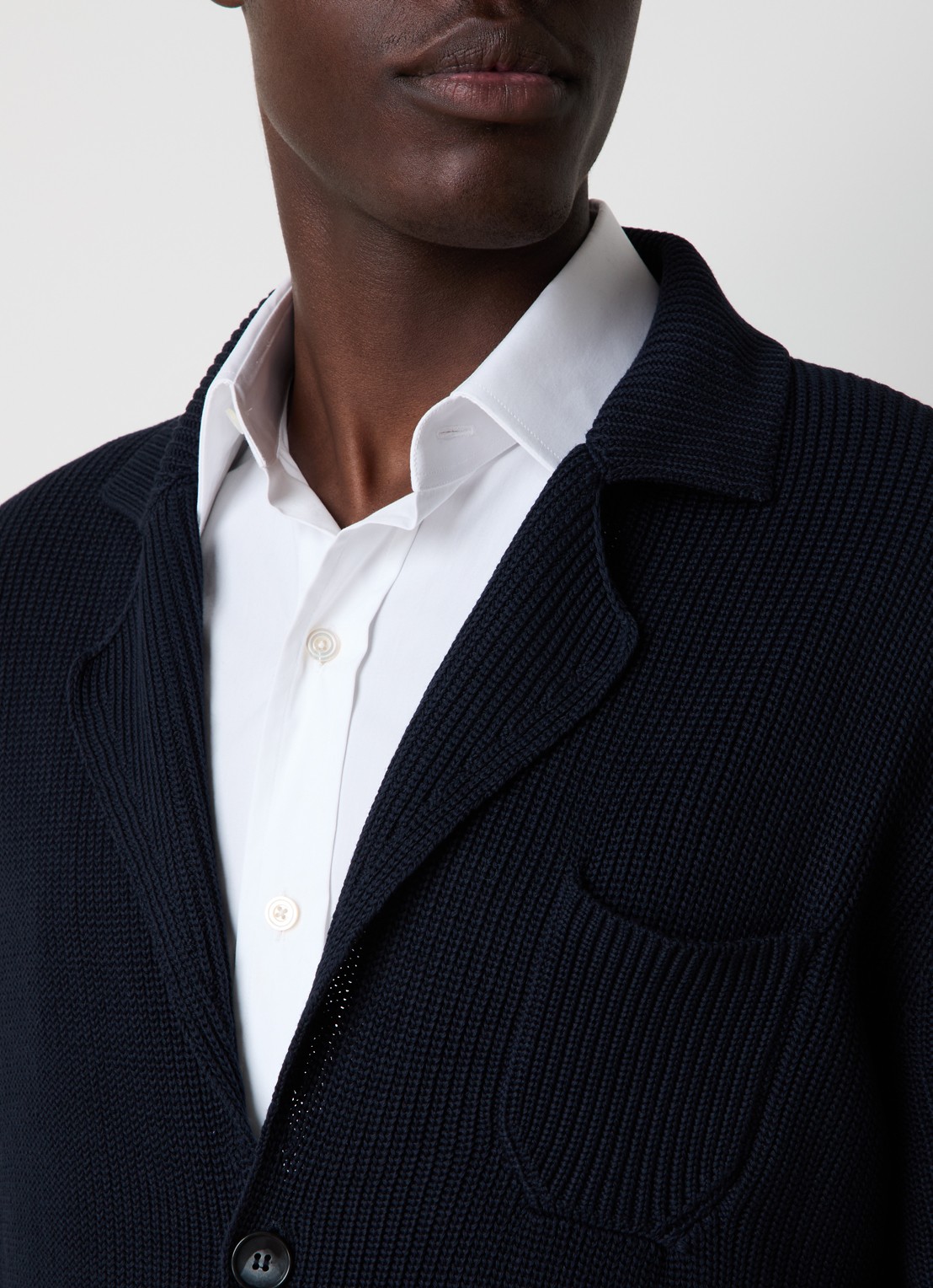 Oscar Jacobson Camron ribgebreid vest met V-hals - detail 3 donkerblauw
