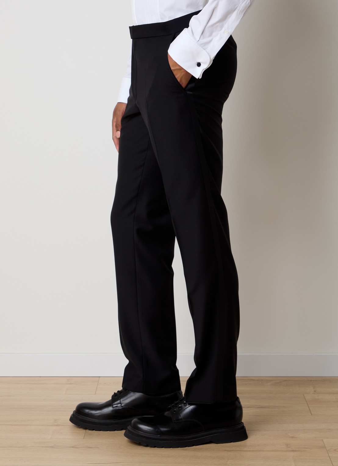 Oscar Jacobson Denz slim fit pantalon van wol met persplooi - detail 5 zwart