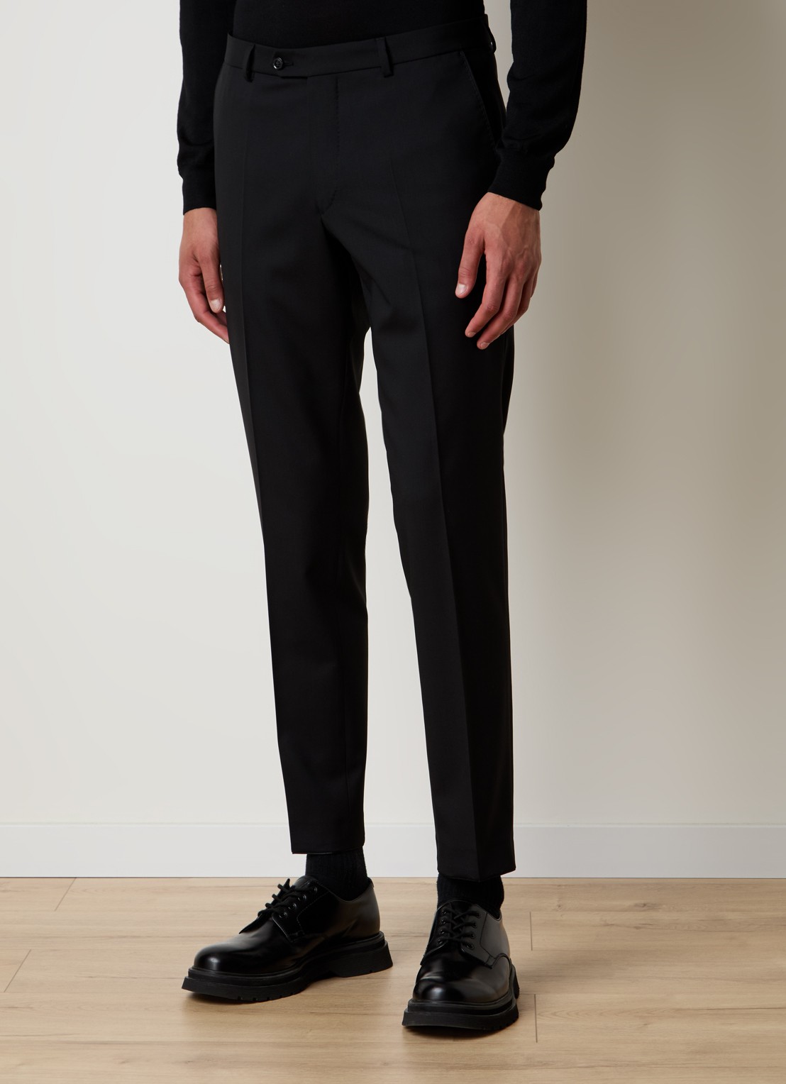 Oscar Jacobson Denz slim fit pantalon van wol met steekzakken - detail 4 zwart