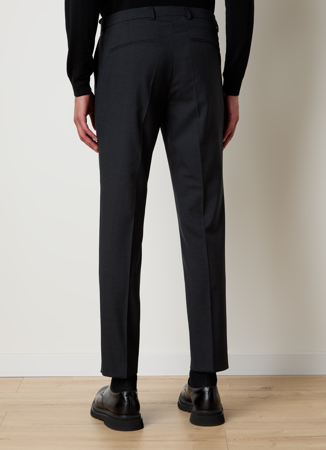 Oscar Jacobson Denz slim fit pantalon van wol met steekzakken - achterkant donkergrijs