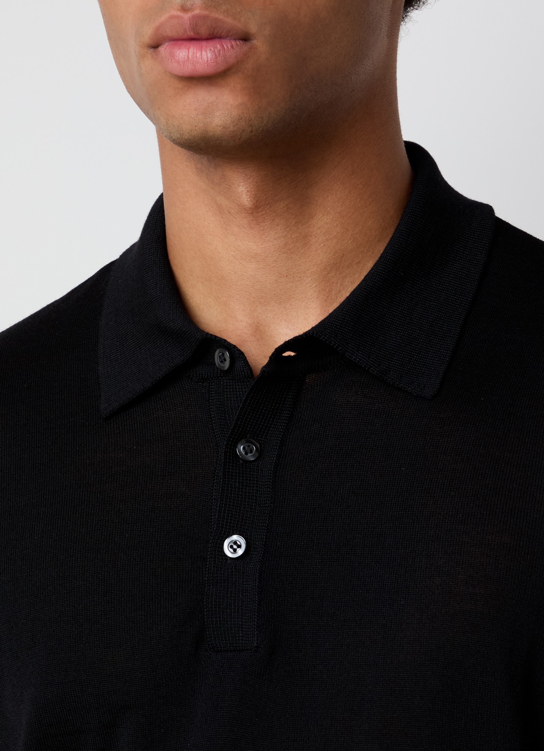 Oscar Jacobson Melvin fijngebreide regular fit polo van wol - detail 3 zwart