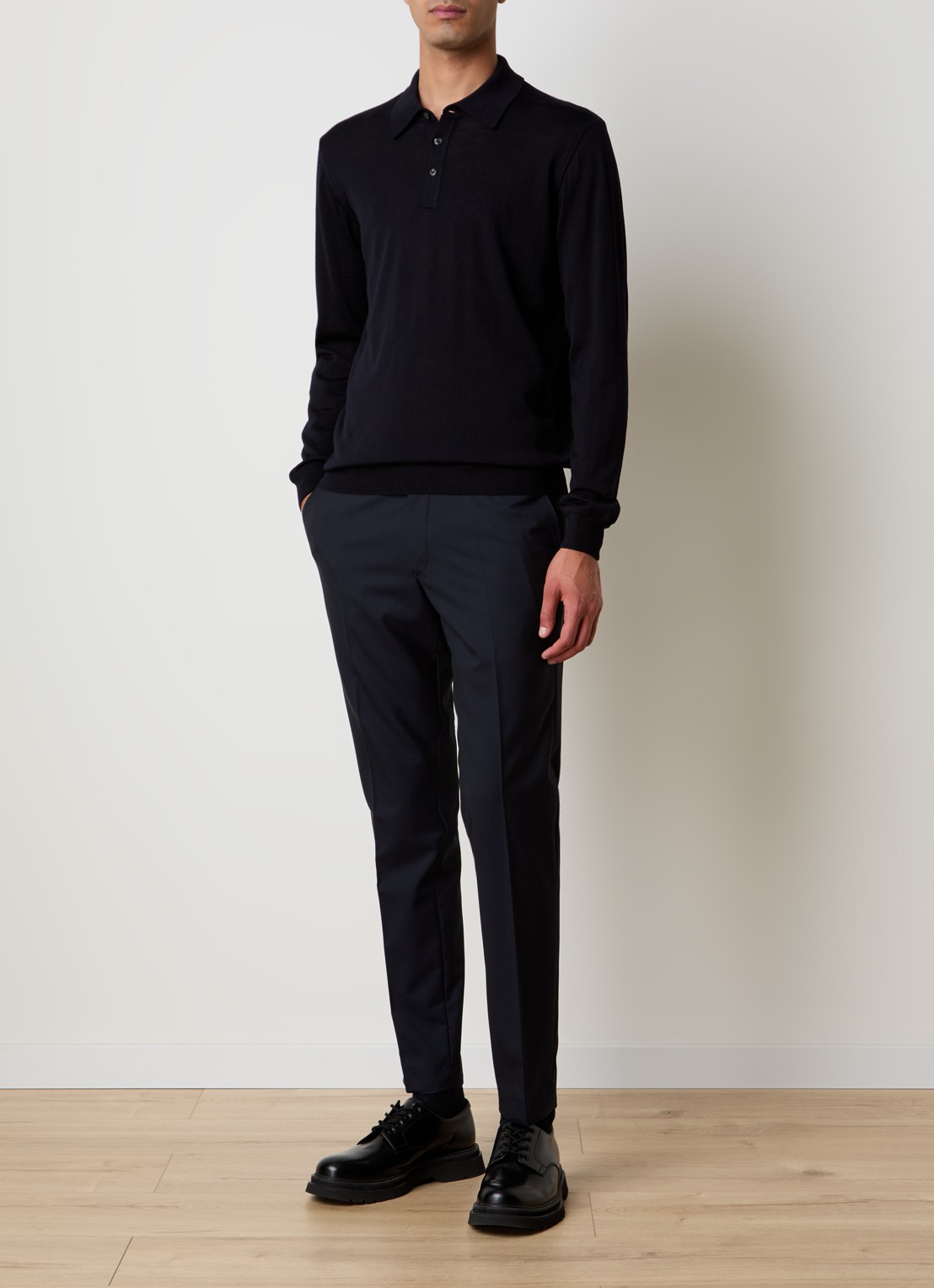 Oscar Jacobson Melvin fijngebreide regular fit polo van wol - voorkant 5 donkerblauw