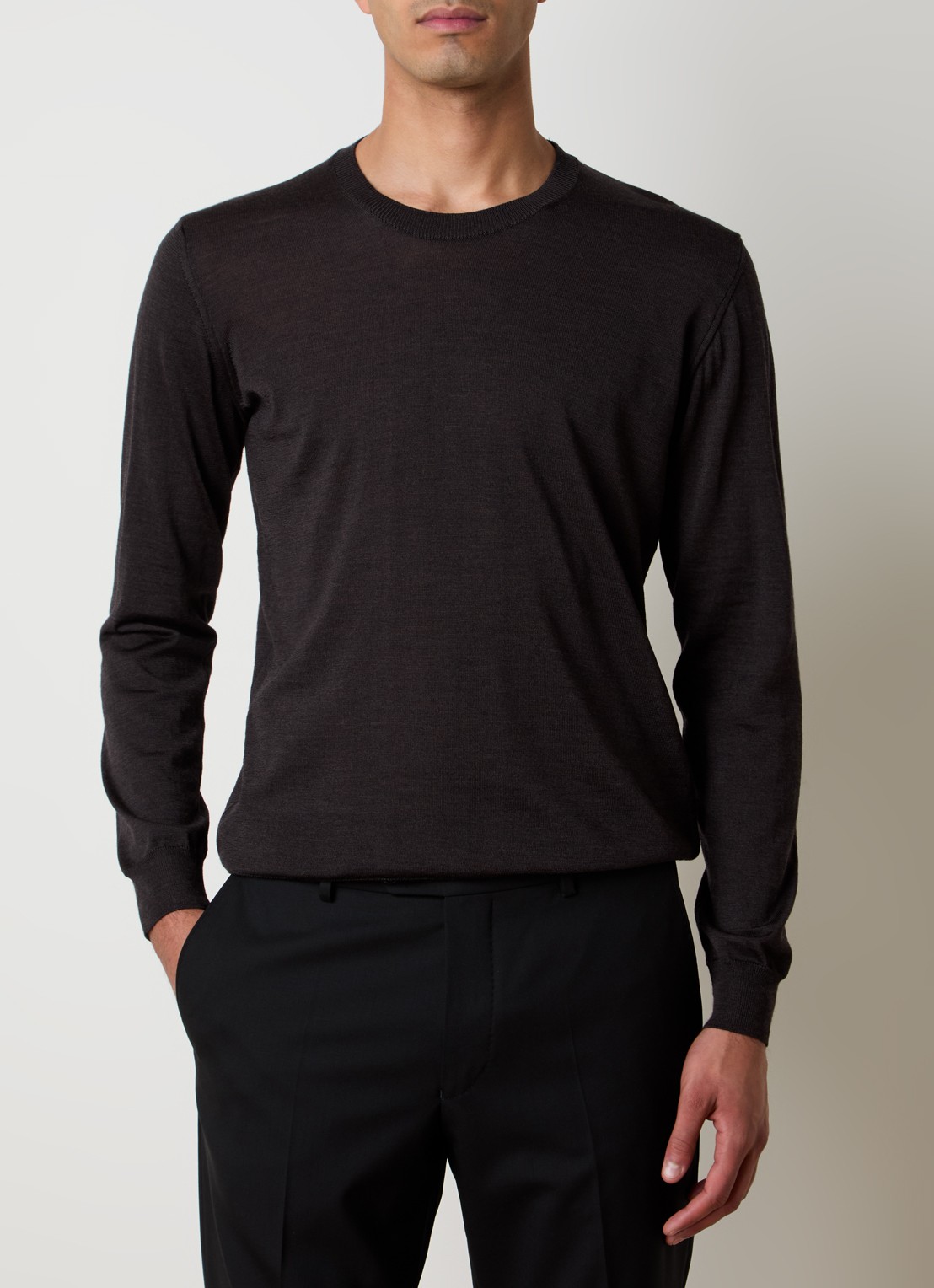 Oscar Jacobson Miguel fijngebreide pullover van scheerwol - detail donkerbruin
