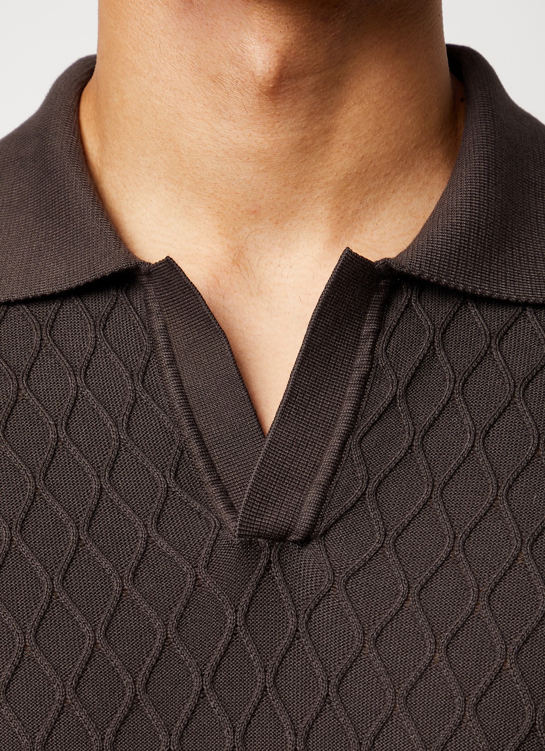 Oscar Jacobson Mirza fijngebreide regular fit polo met structuur - detail 4 bruin