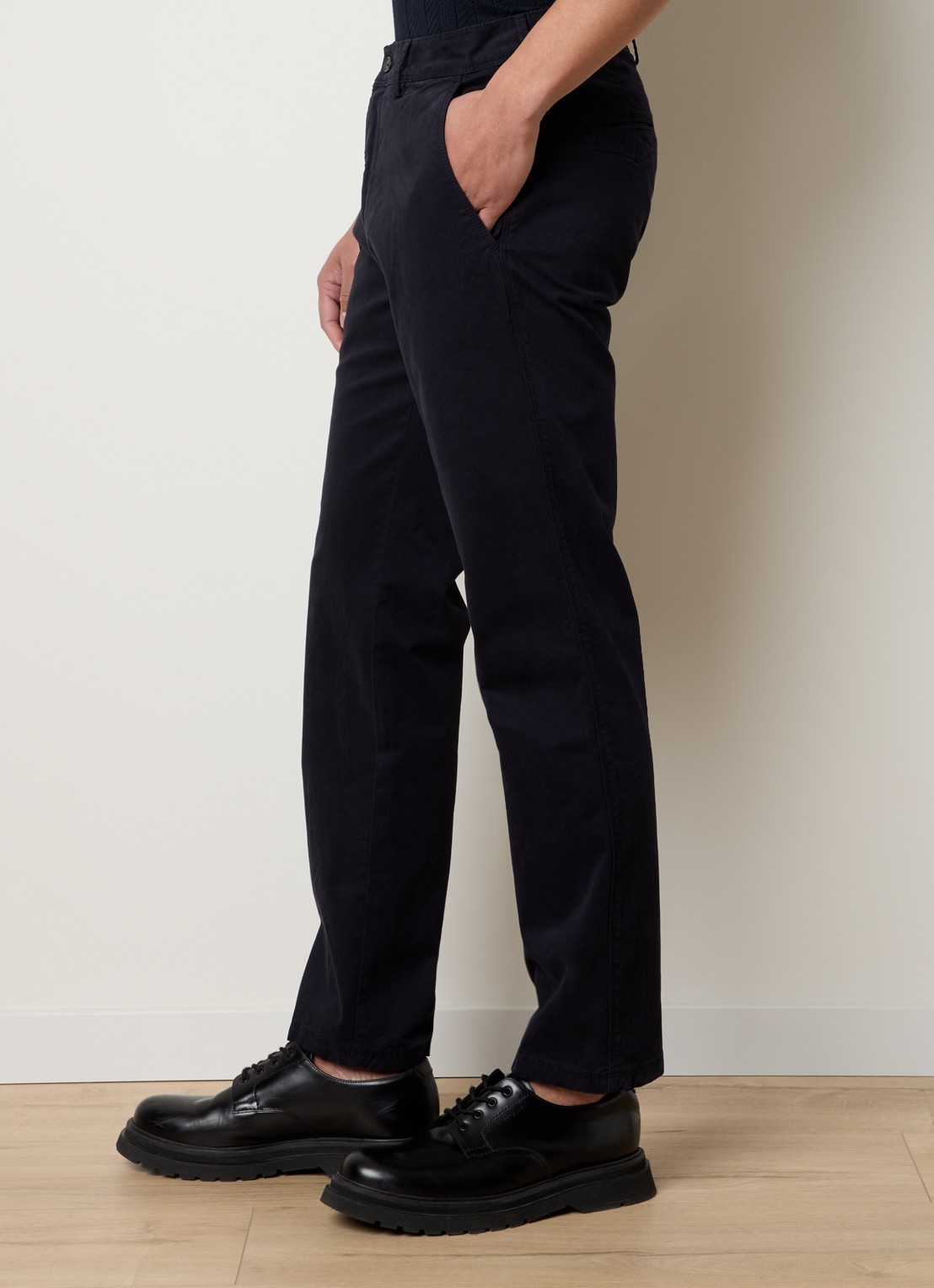 Oscar Jacobson Tapered fit chino met steekzakken  - detail 4 donkerblauw