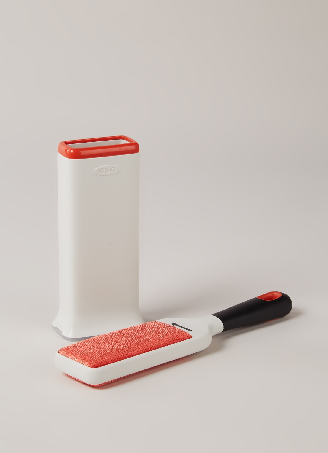 Oxo Good Grips pluizenborstel met houder - detail 3 undefined