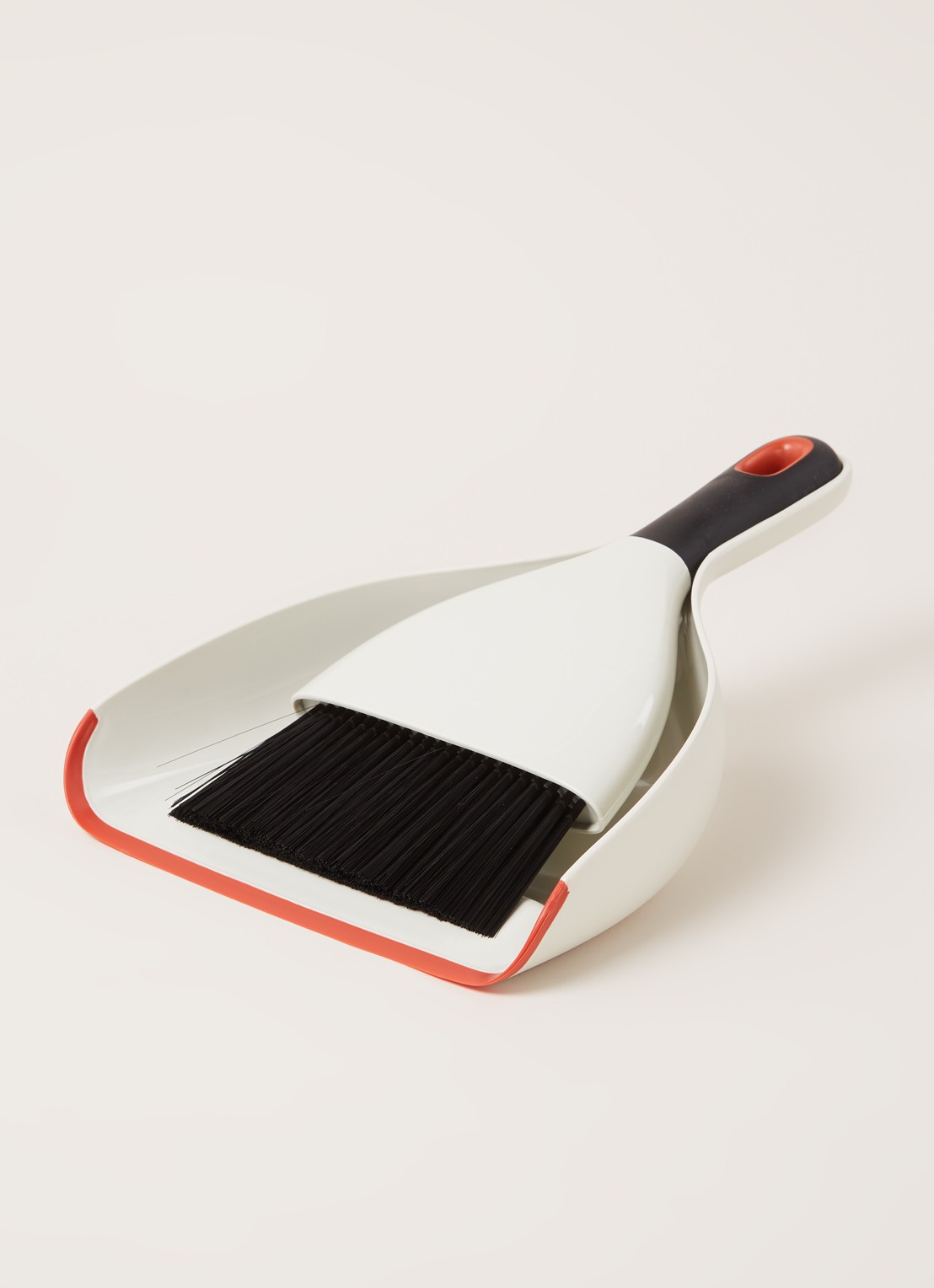 Oxo Good Grips stoffer en blik 32 cm - voorkant 3 lichtgrijs