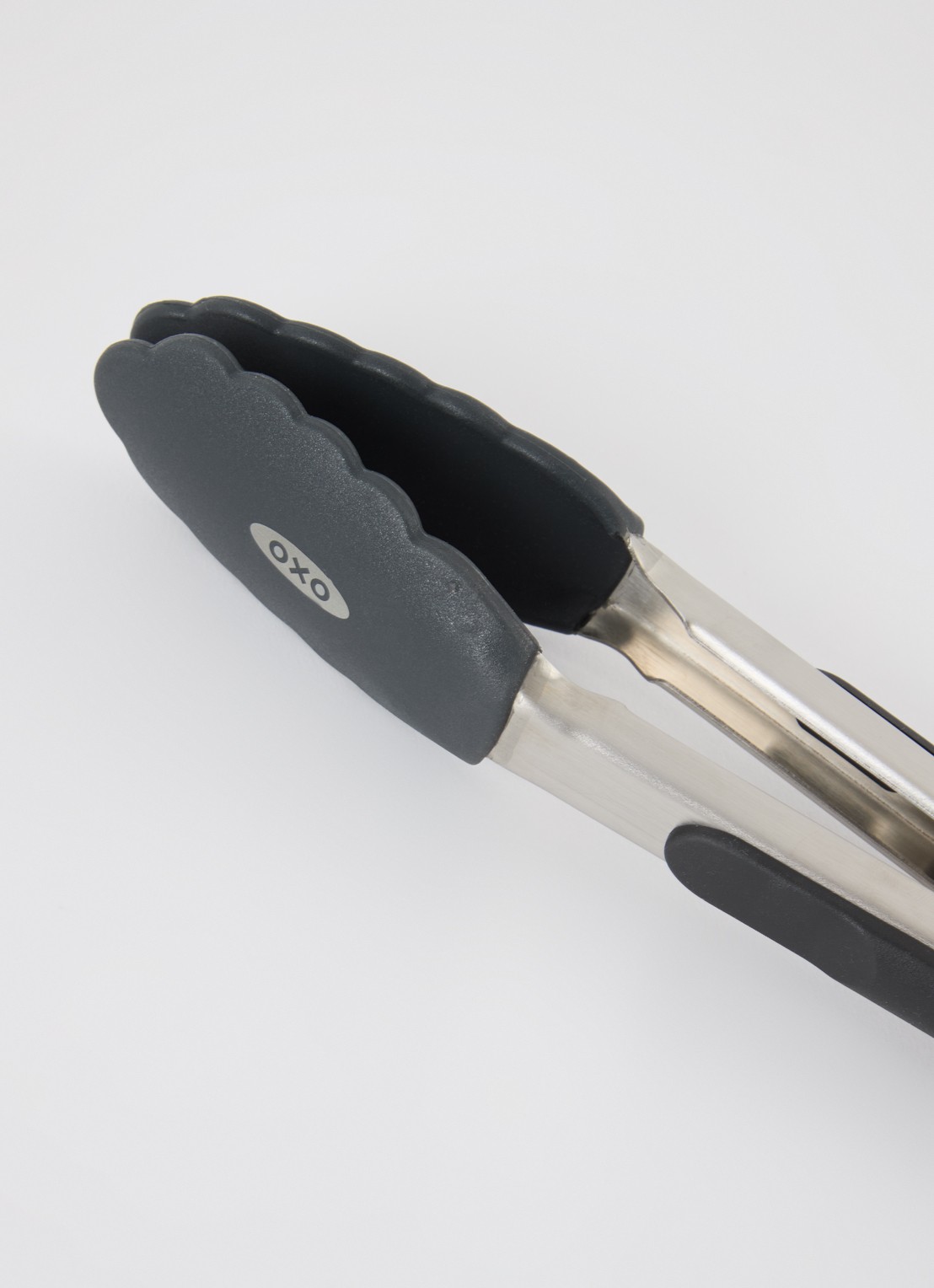 Oxo Serveertang 23 cm - voorkant 4 zilver