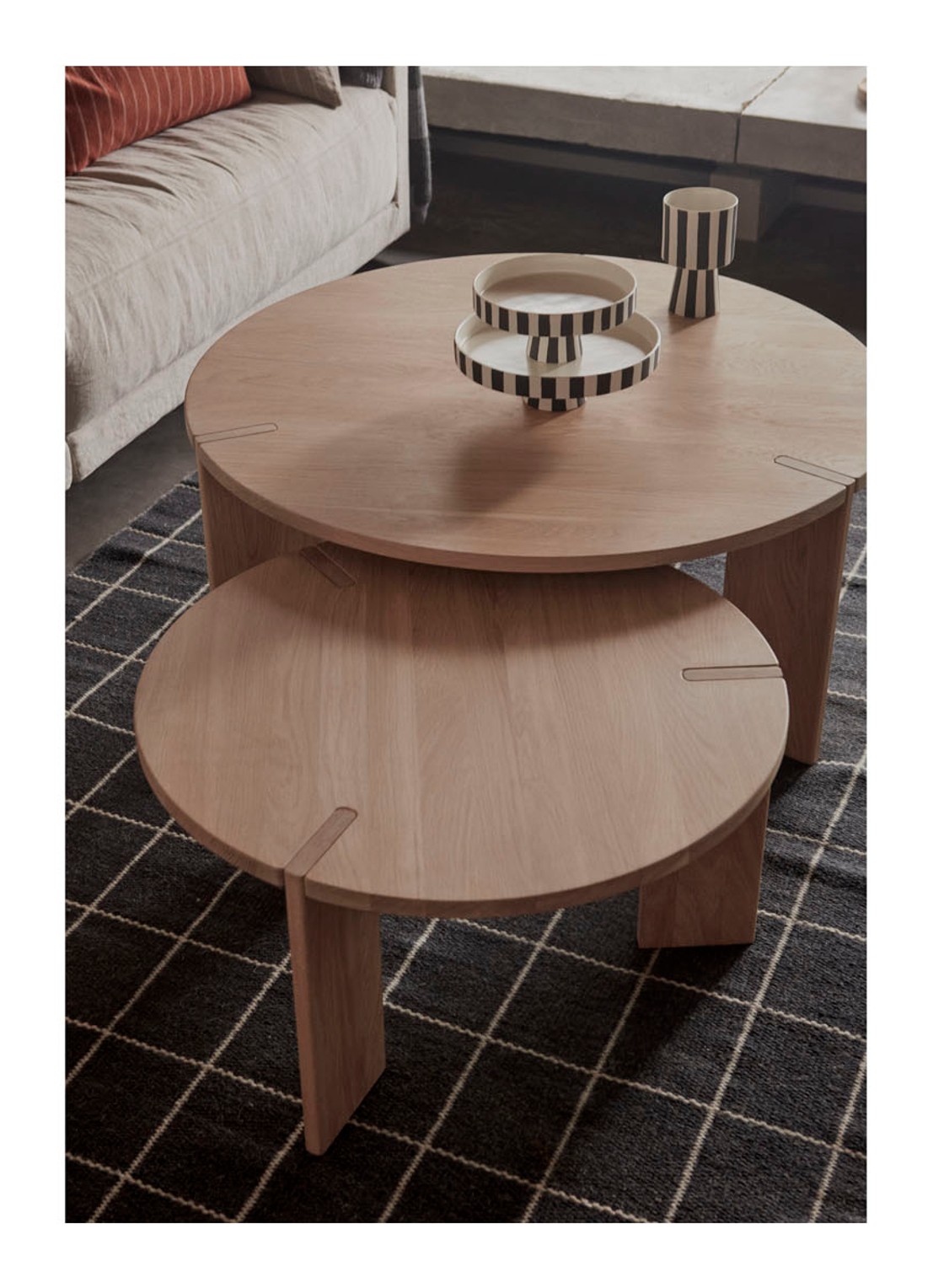 OYOY Living Design Toppu S bloempot van keramiek voor binnen - 15 cm - detail 5 zwart