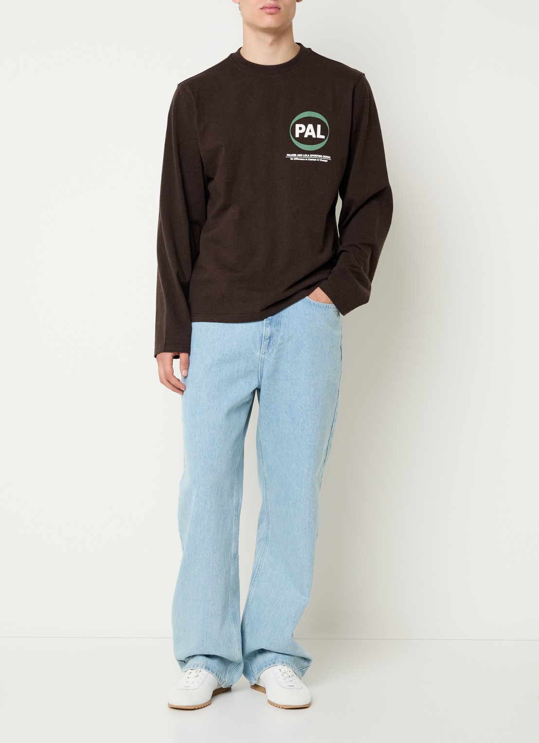 PAL Sporting Goods Longsleeve met logo- en backprint - voorkant 2 donkerbruin
