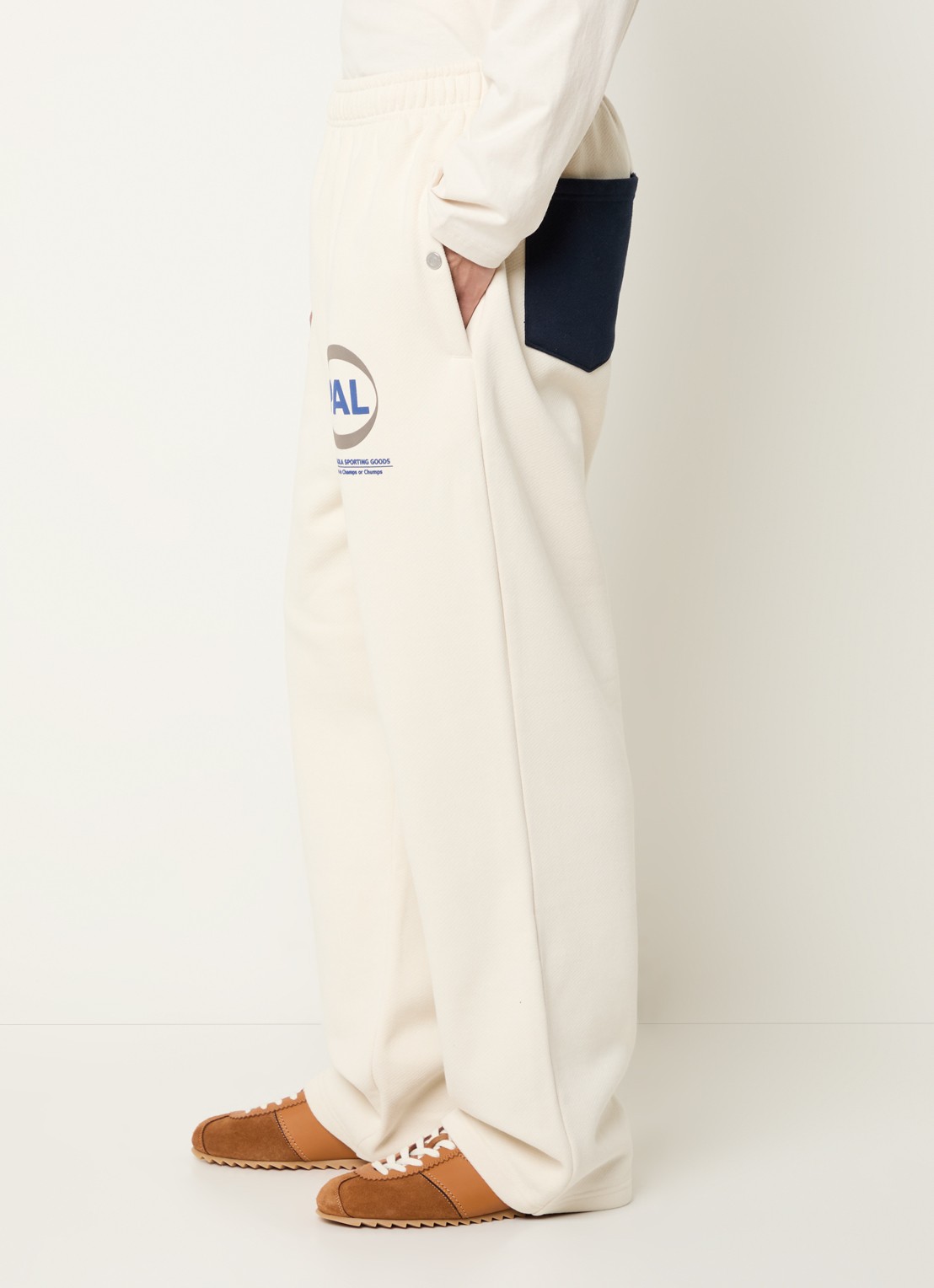 PAL Sporting Goods Pre Game loose fit joggingbroek met logo - detail 3 beige