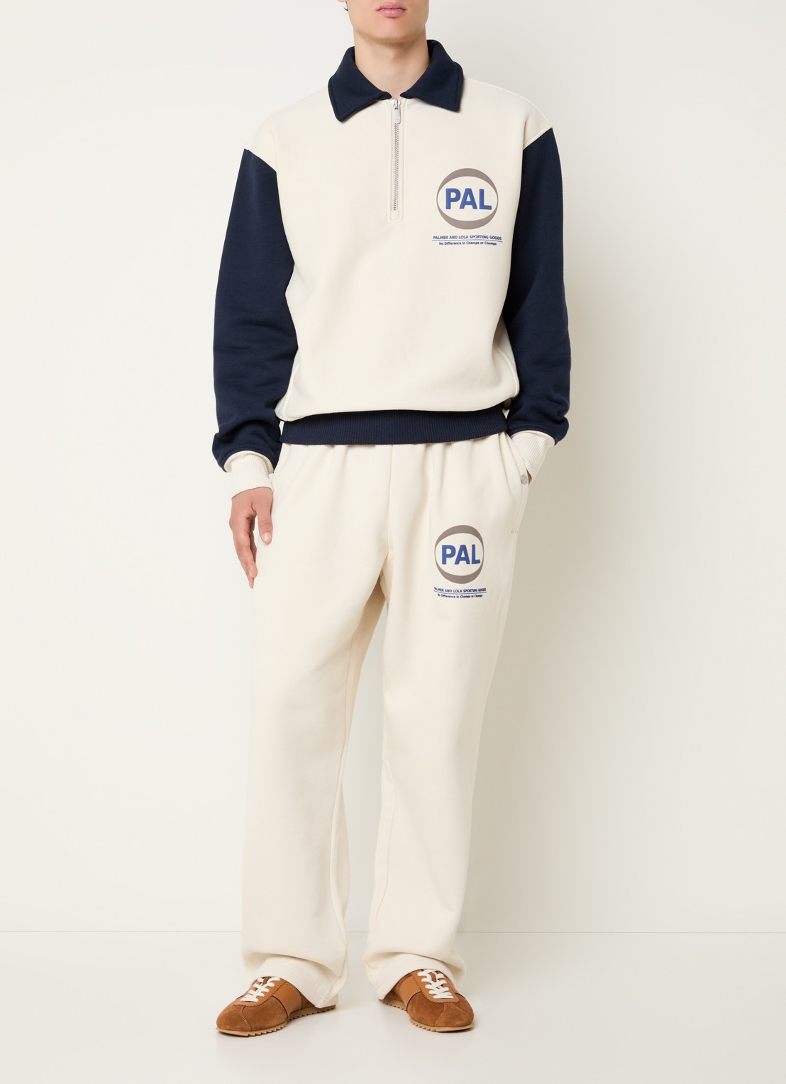 PAL Sporting Goods Pre Game loose fit joggingbroek met logo - voorkant 5 beige