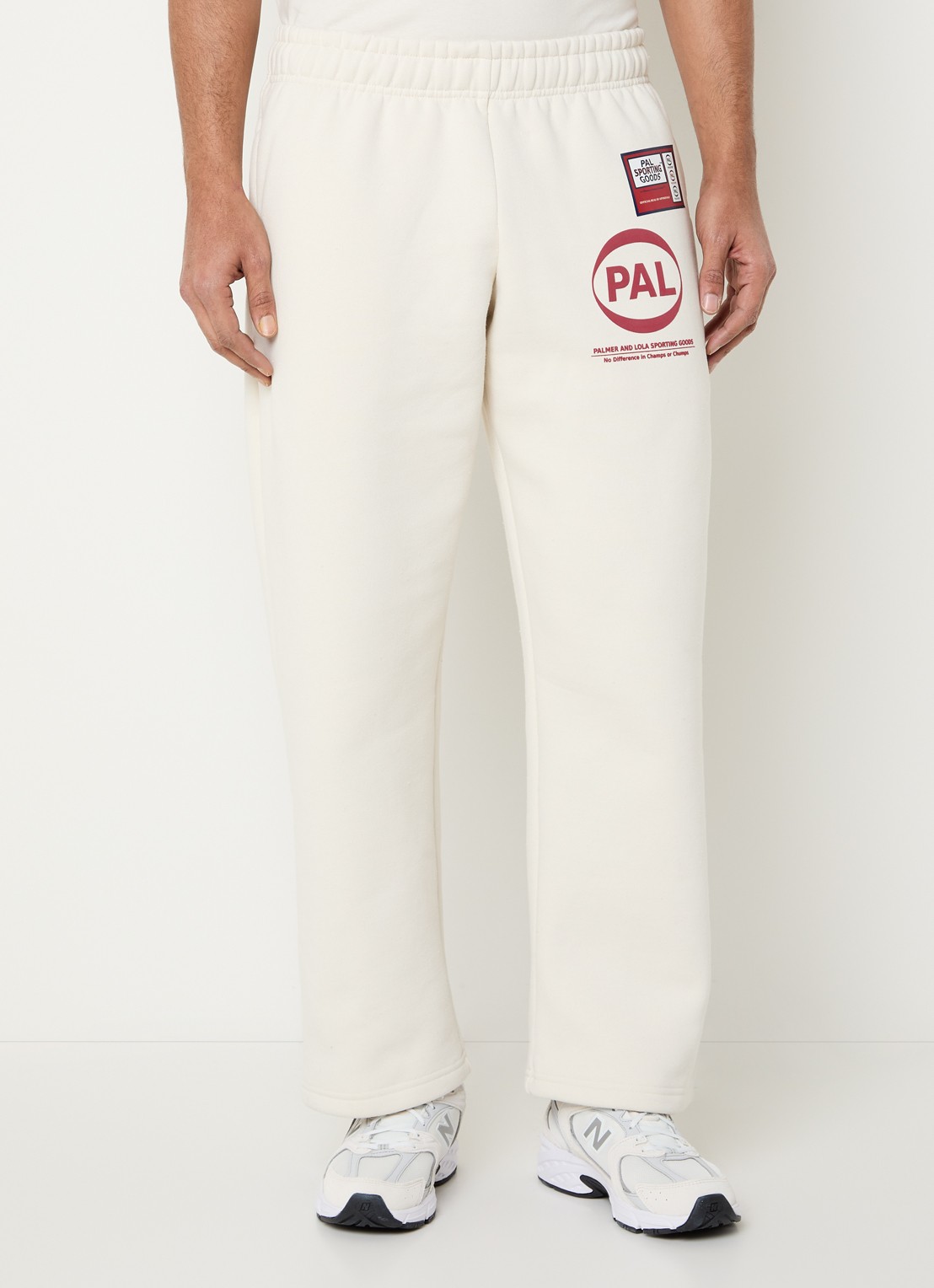 PAL Sporting Goods Pre game straight fit joggingsbroek met steekzakken en logo - detail 4 beige