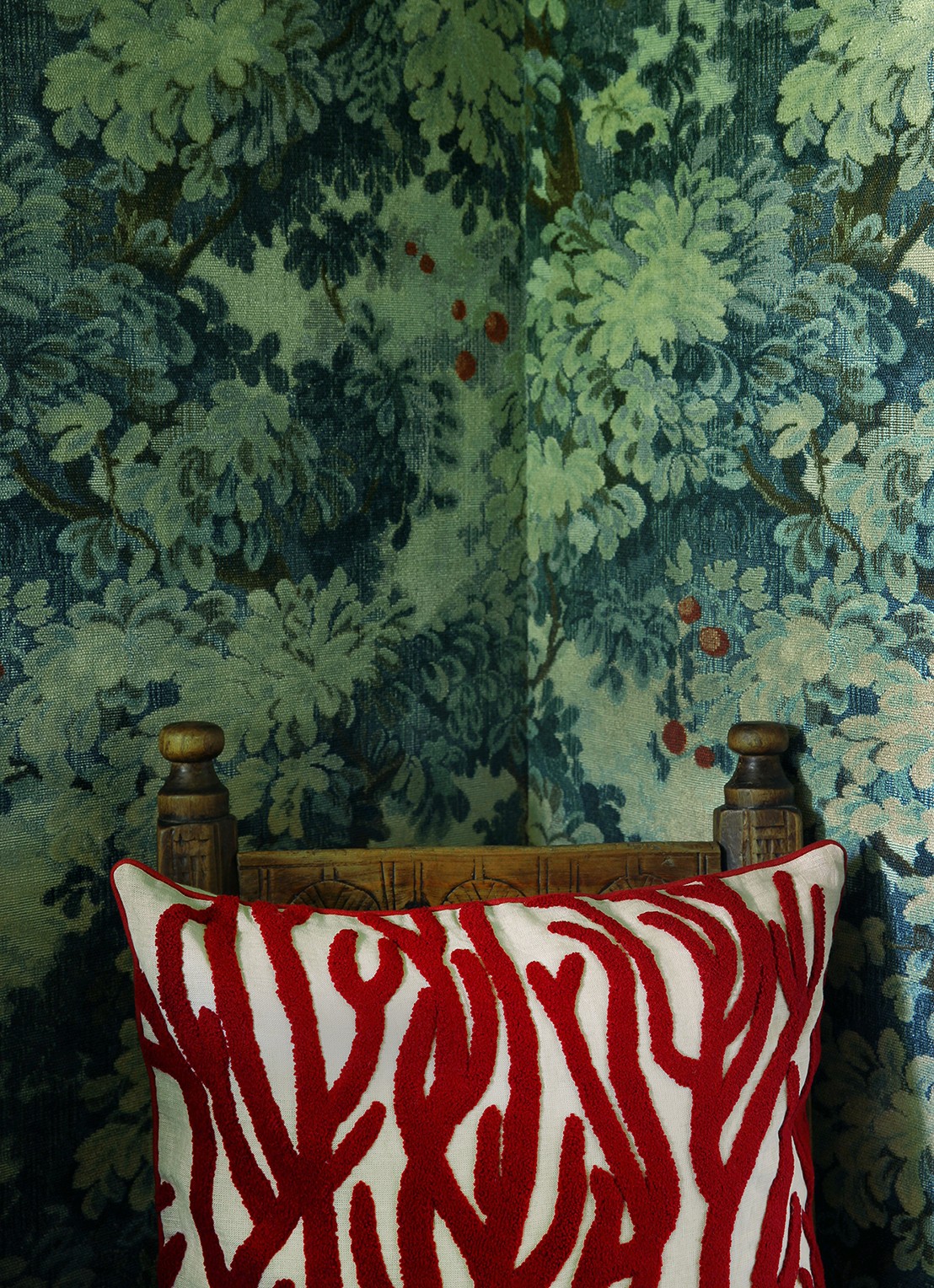 Palais Lauren sierkussen 50 x 50 cm - voorkant 2 rood