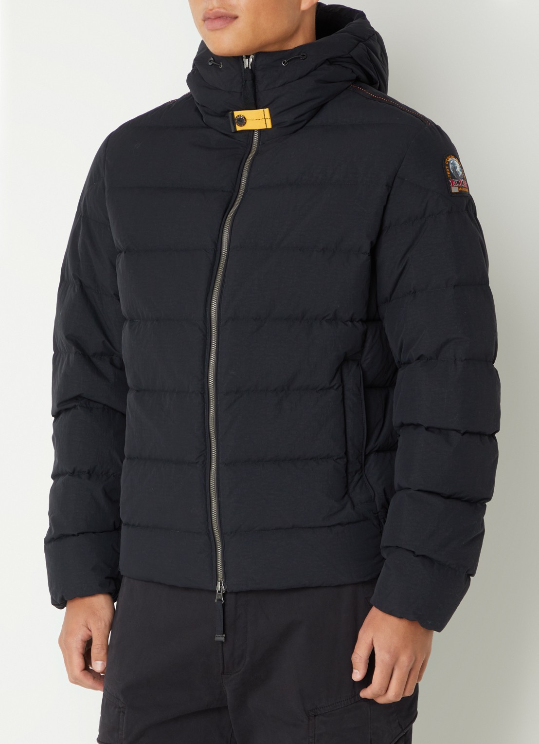Parajumpers Cassian puffer jack met donsvulling en capuchon - detail zwart