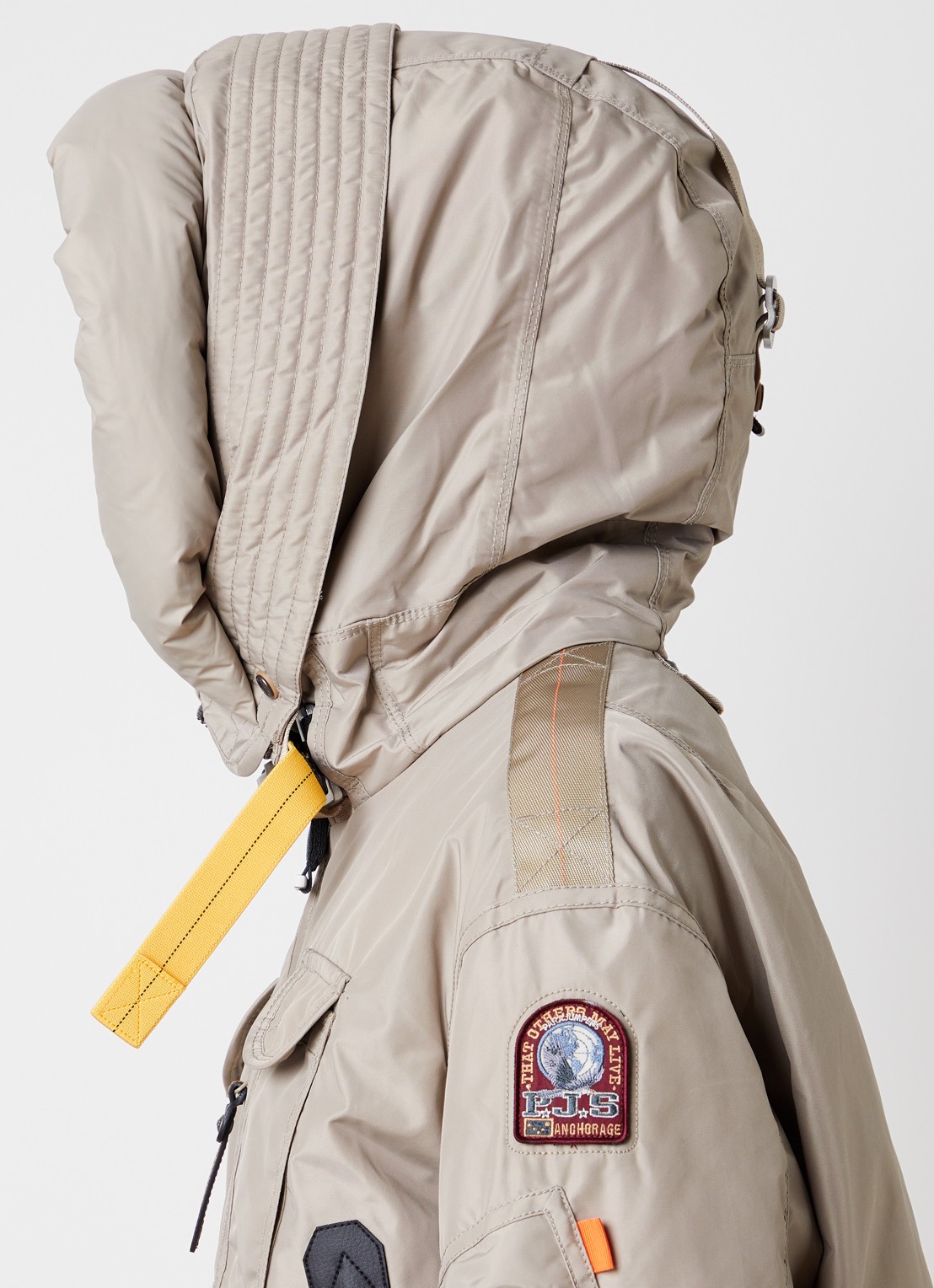 Parajumpers Gobi bomberjack met donsvulling en capuchon - detail 2 donkerbeige