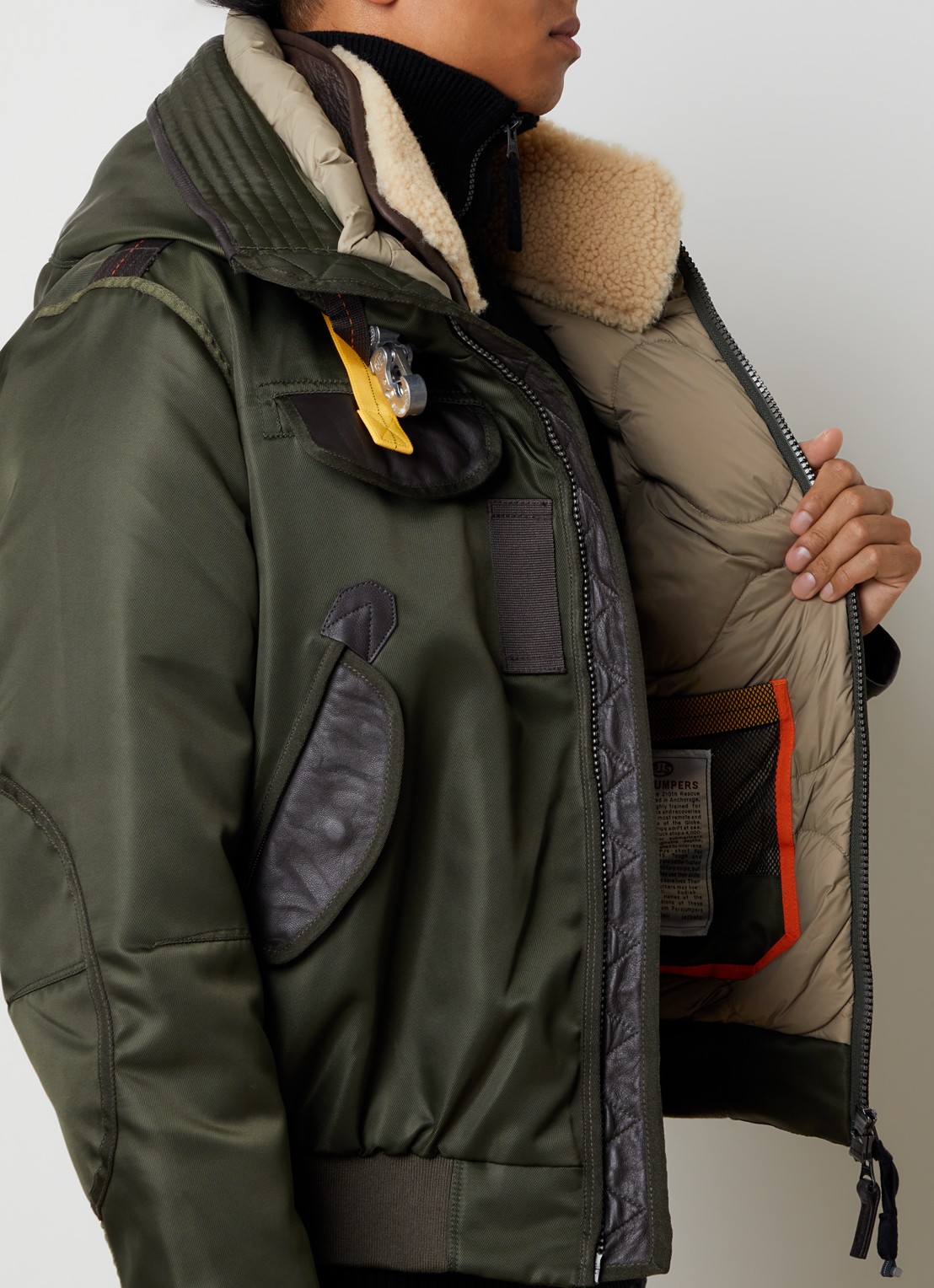 Parajumpers Gobi gewatteerd bomberjack met donsvulling en logo - detail 2 groen