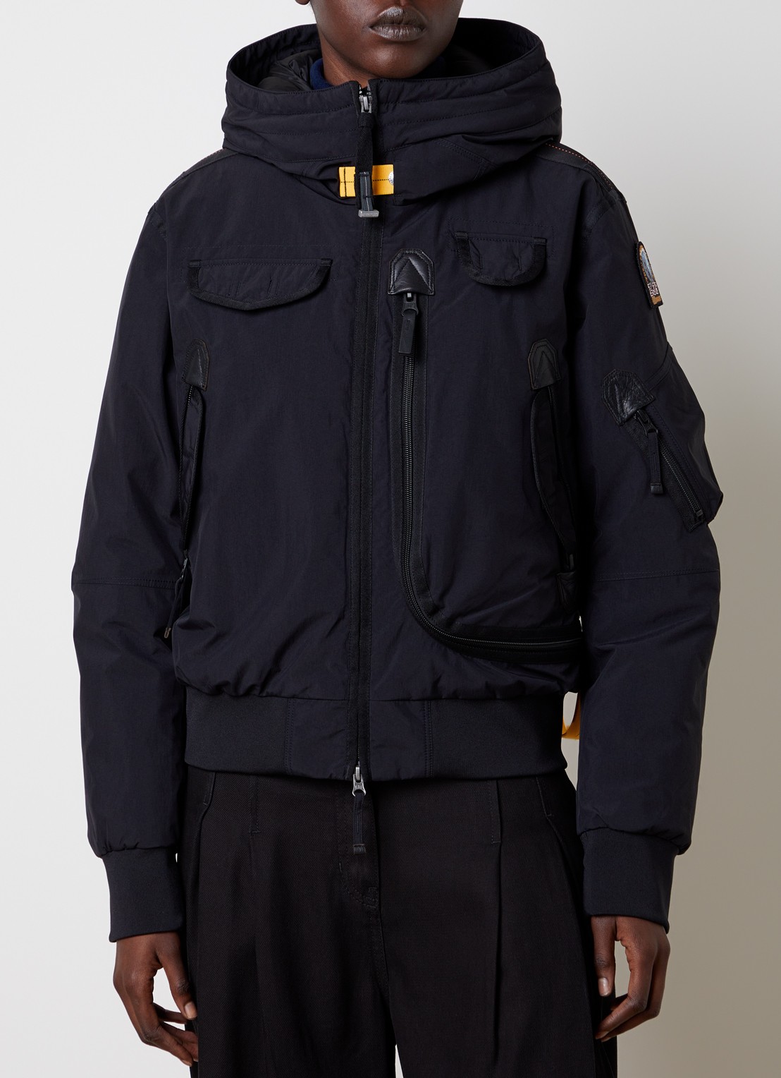 Parajumpers Gobi gewatteerd bomberjack met donsvulling en logo - detail zwart
