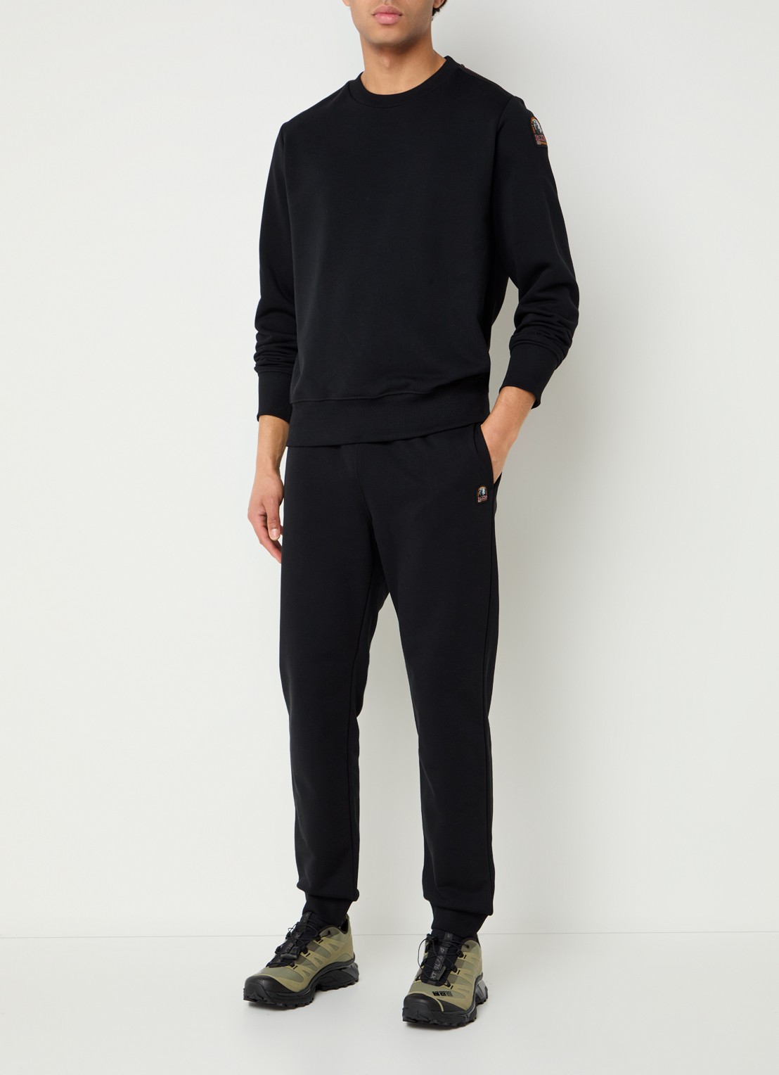 Parajumpers Makalu tapered fit joggingbroek met logo - voorkant 2 zwart