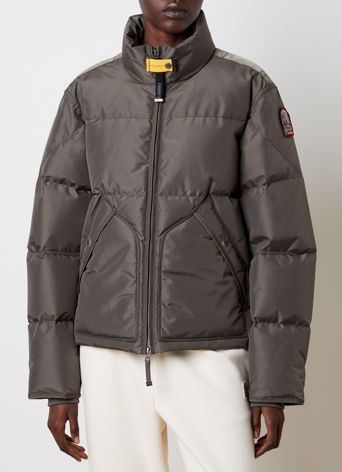 Parajumpers Mallery puffer jack met donsvulling en logo - detail olijfgroen